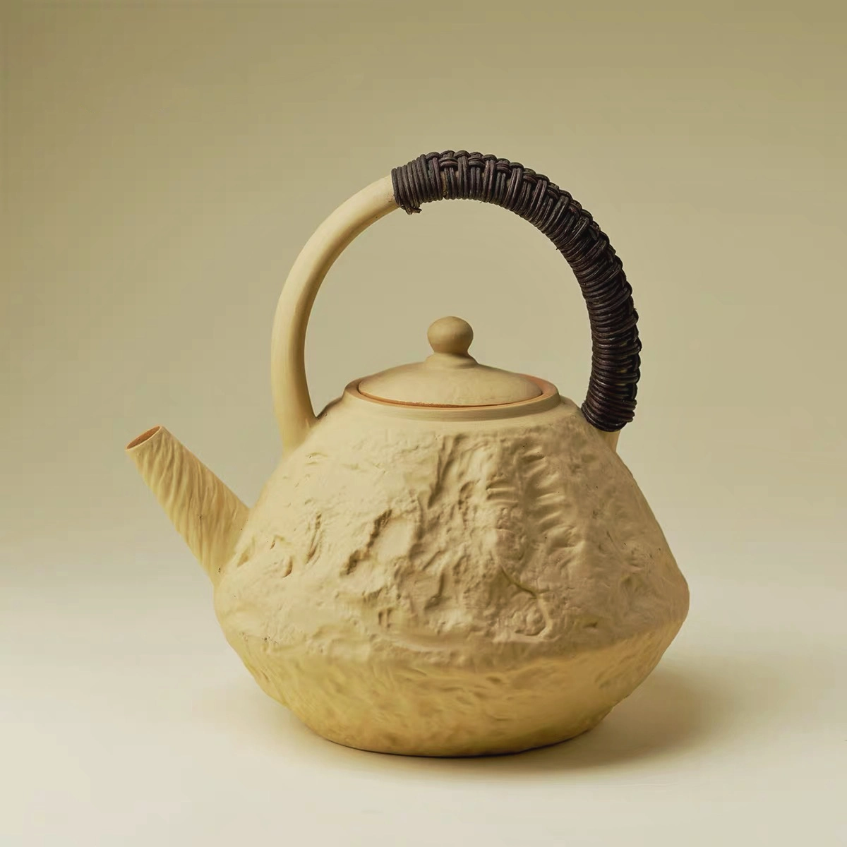 Snowy Clearing Handcrafted Yellow Duan-Ni Clay Lifting-Beam Teapot