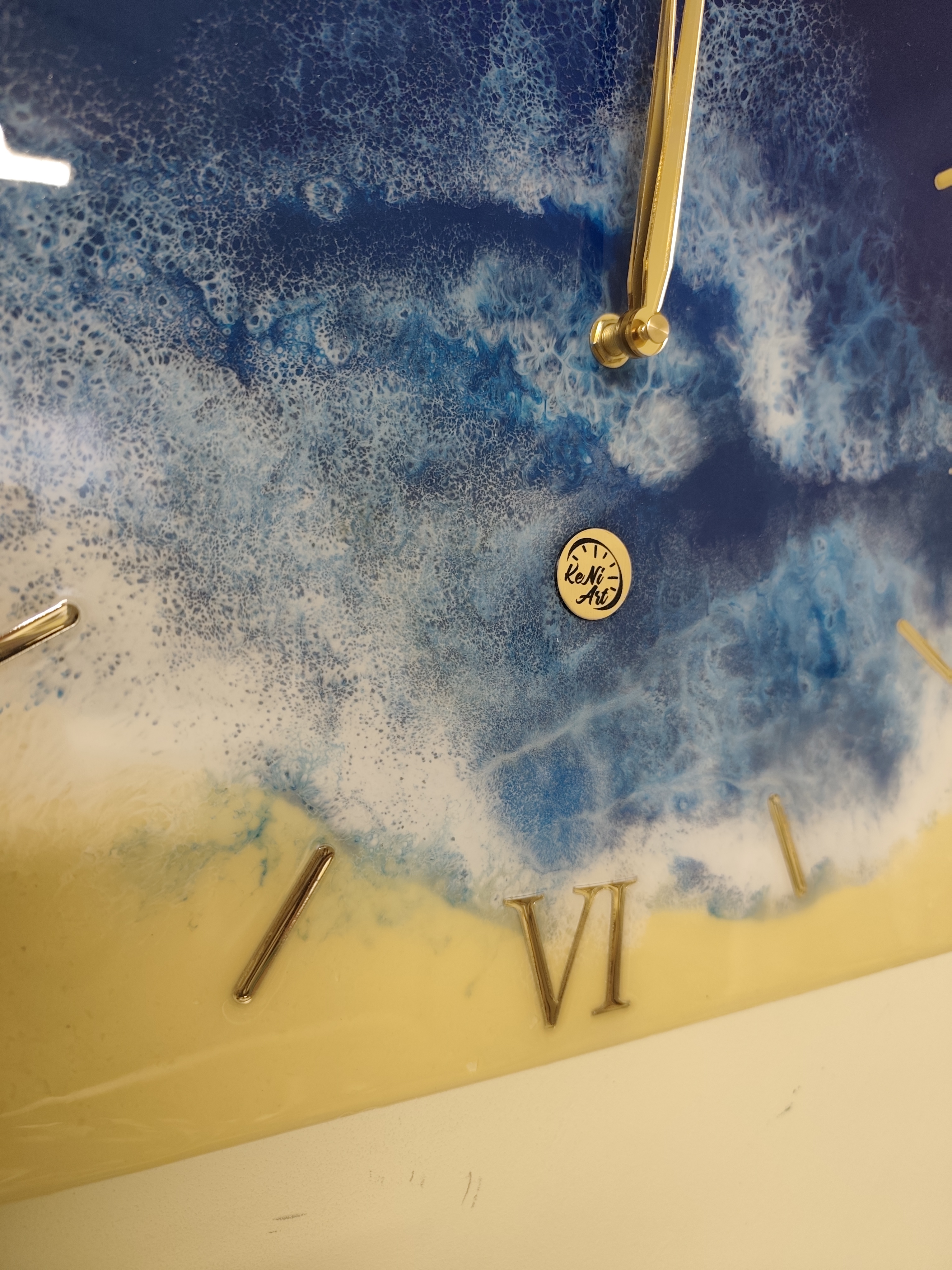 Rankų darbo epoksidinis laikrodis „Jūra“ – 40x40 cm | Handmade Epoxy Resin Clock „Ocean“ – 40x40 cm