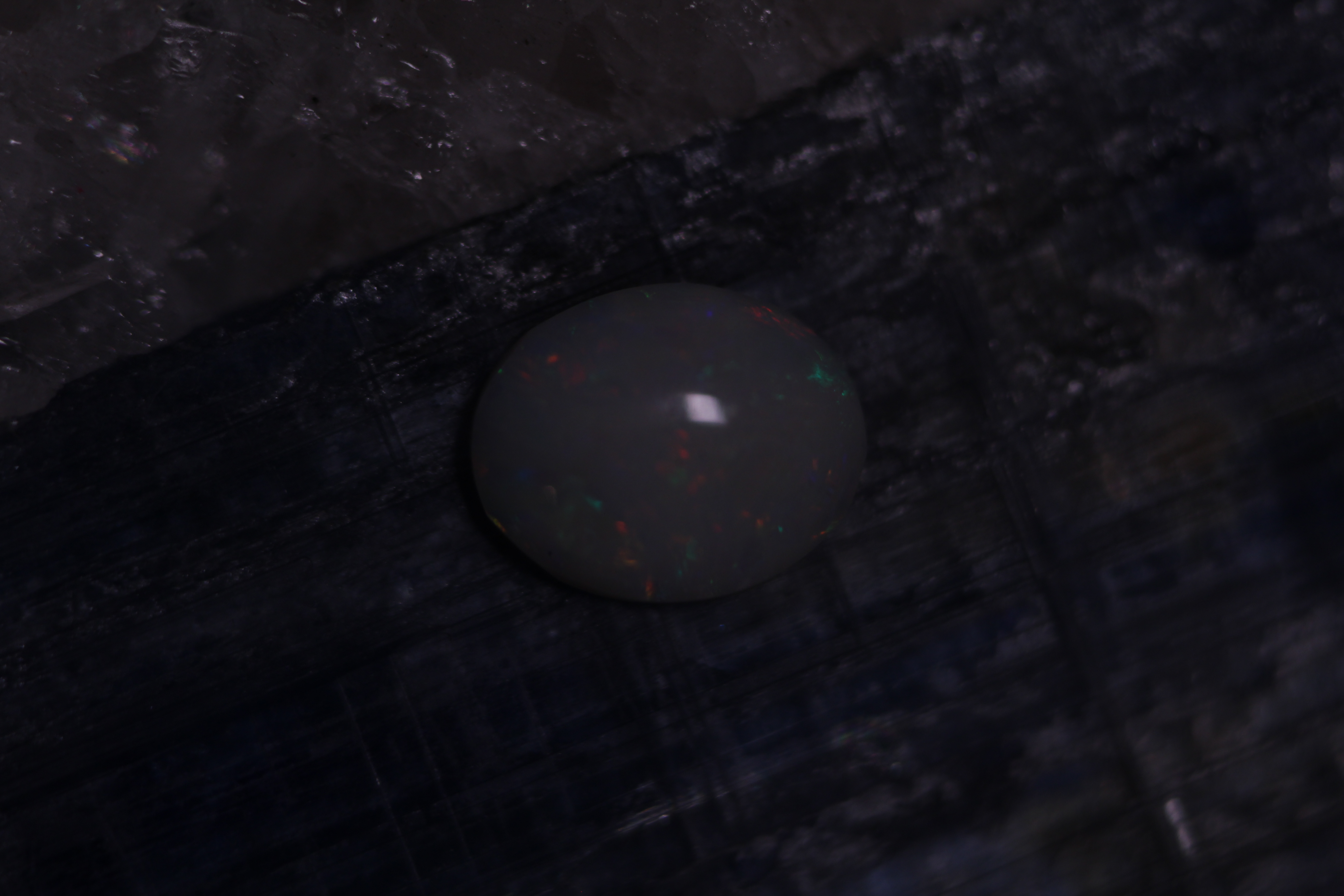 0.9 ct Australian Opal