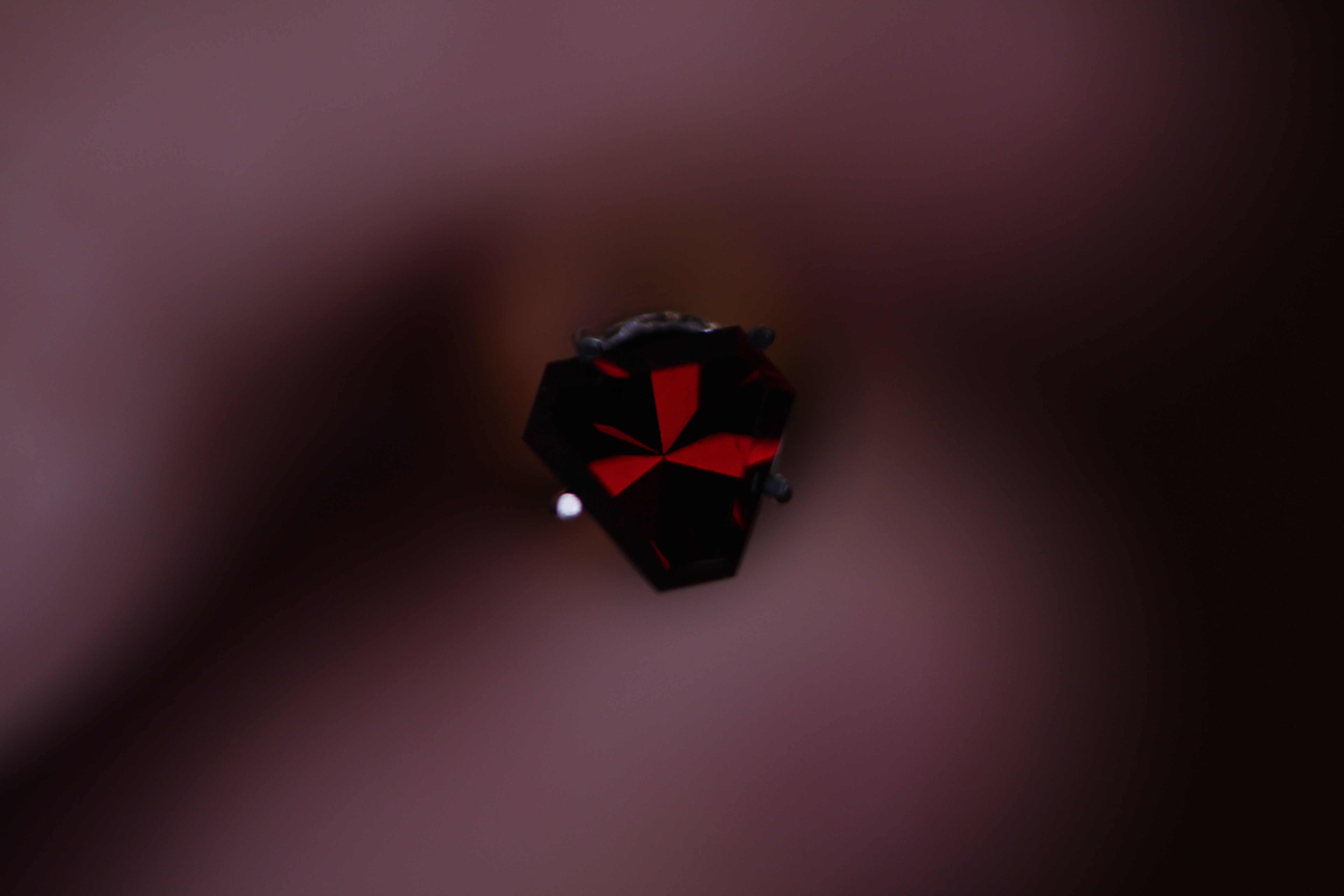 0.8 ct Garnet