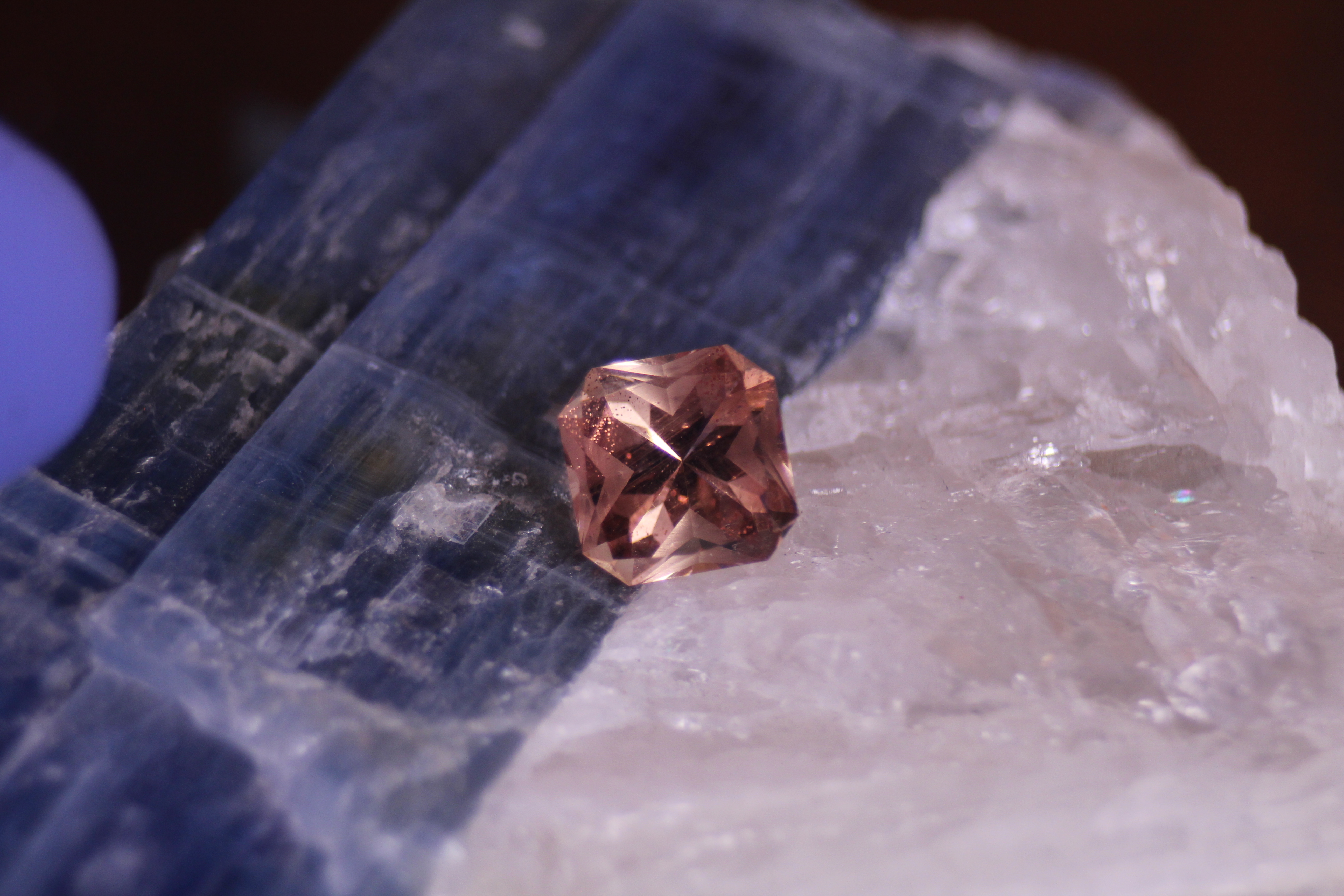 2.25 ct Oregon Sunstone