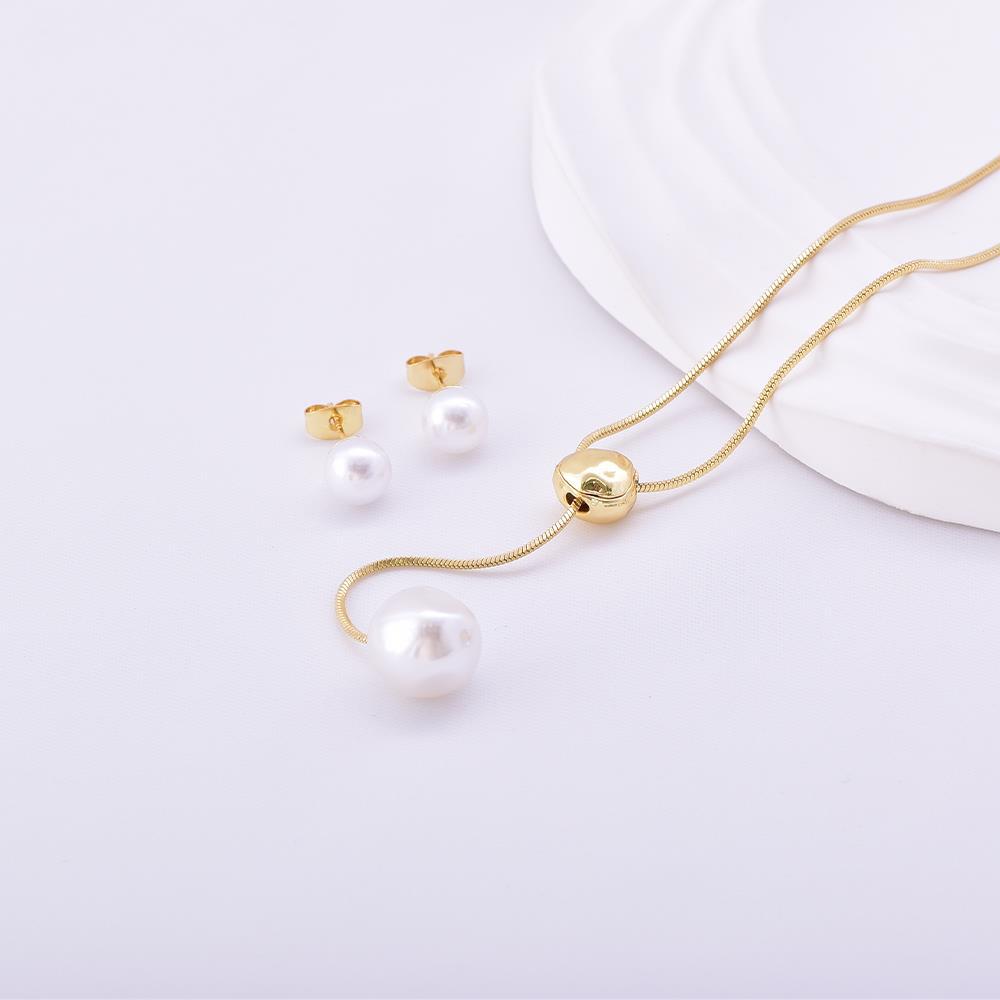 Juego de joyas con perlas