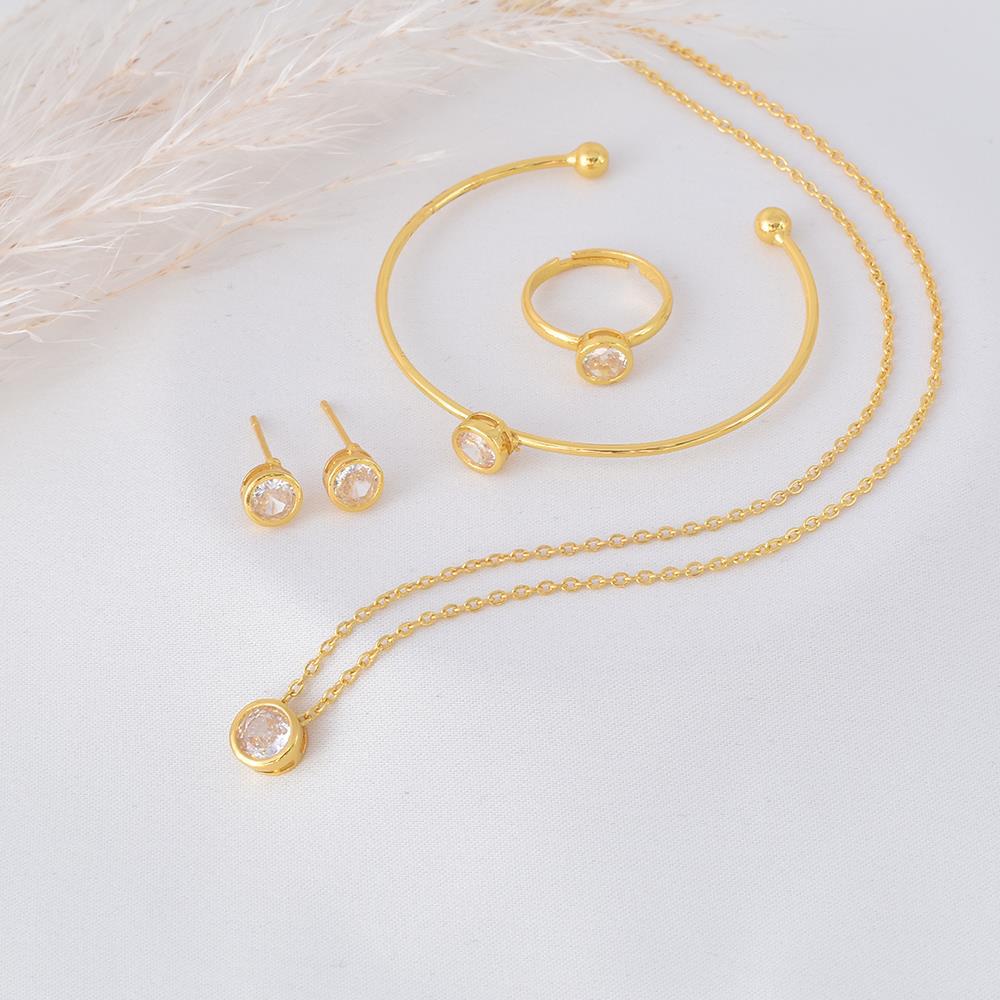 Juego de joyas doradas con cristal