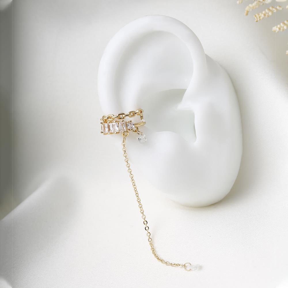 Ear Cuff Dorado con Cadena