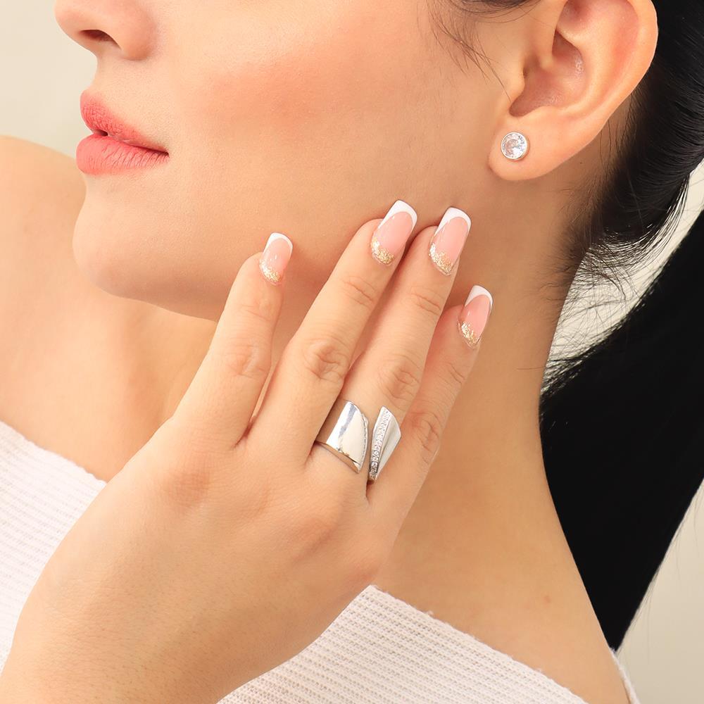 Anillo de plata moderno