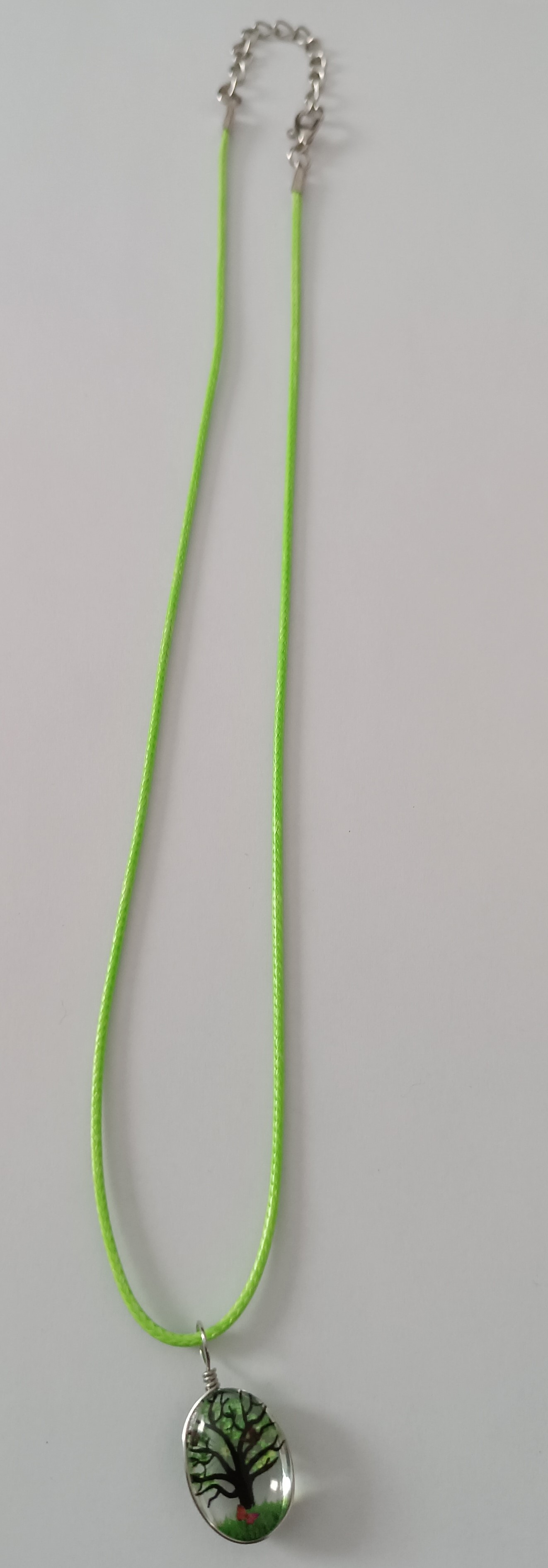 Collier arbre de vie en plastique