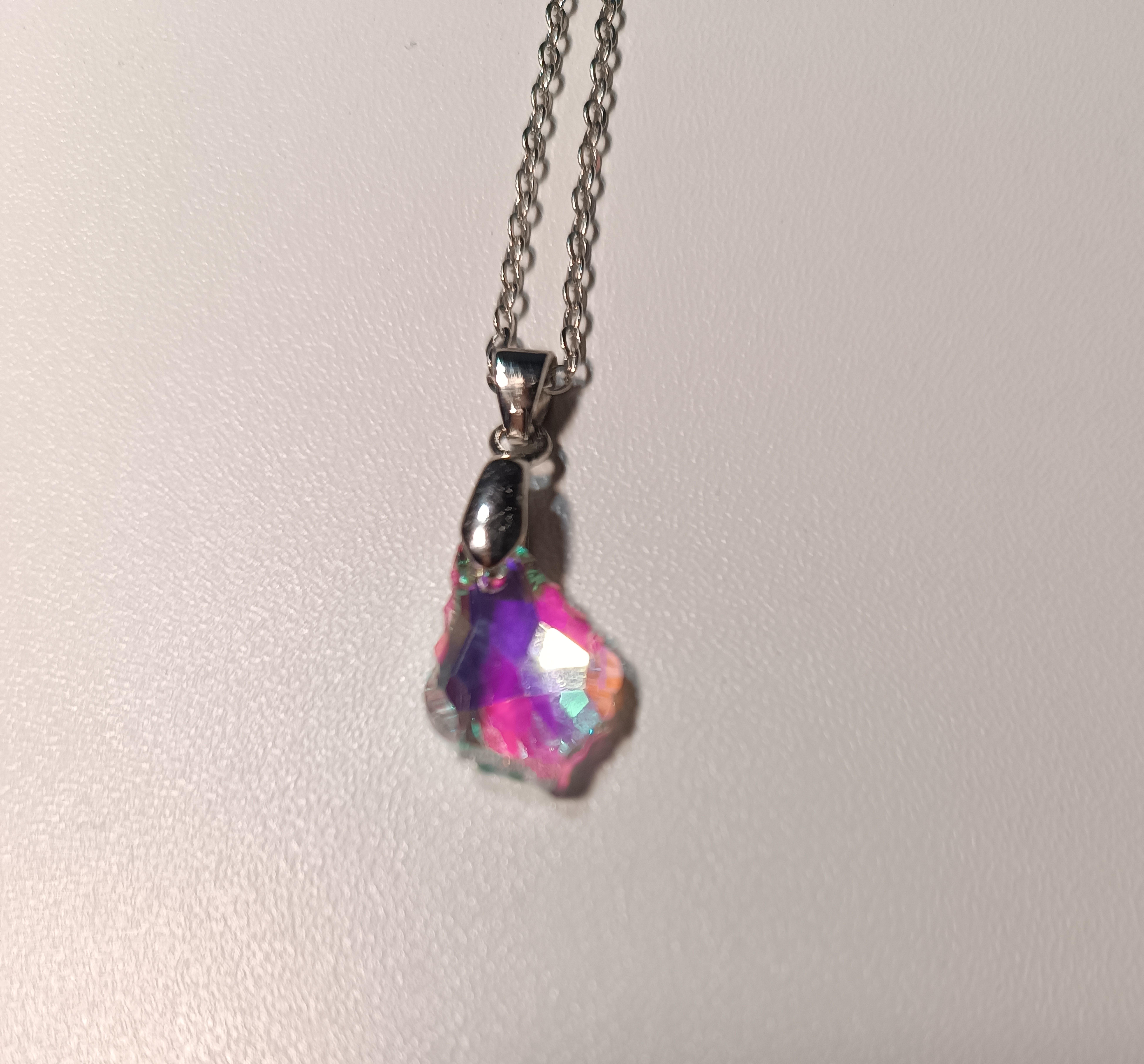 Parure collier et boucles d’oreilles en cristal 