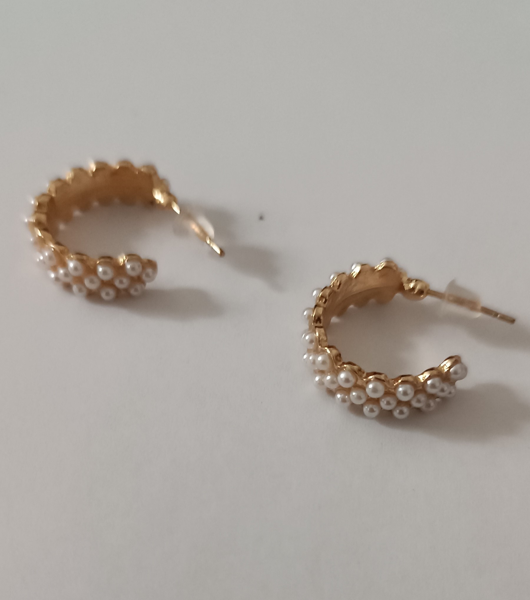 Créoles dorées avec perles