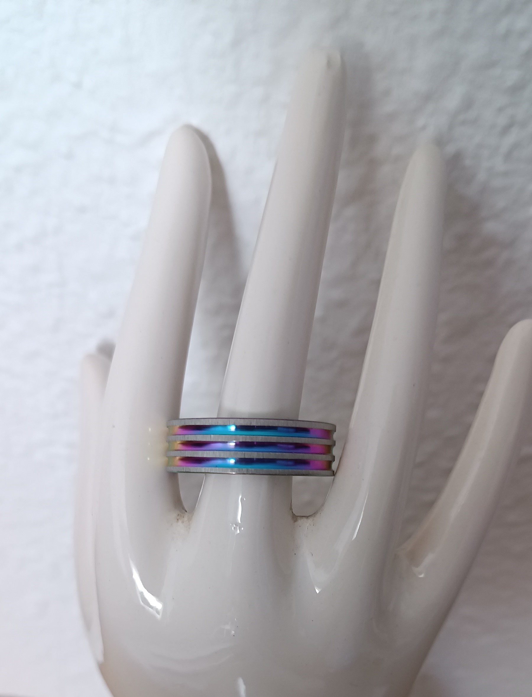 Bague striée arc-en-ciel en acier inoxydable