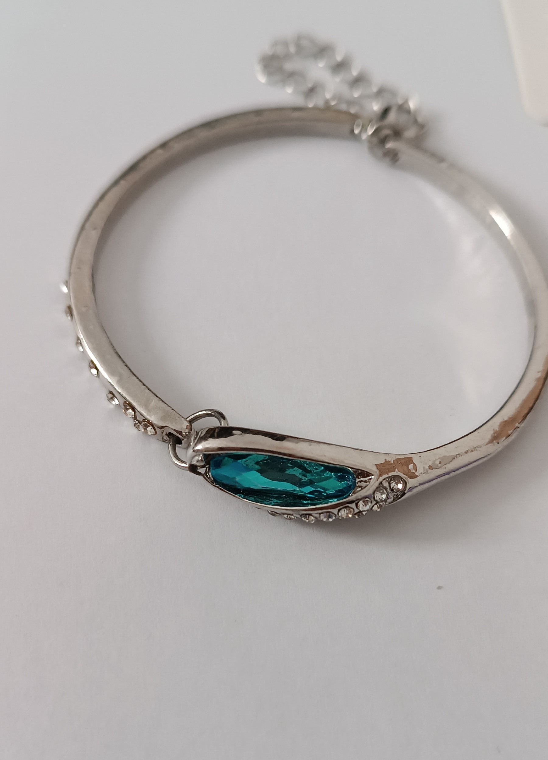 Parure bijoux argentée avec cristal bleu et strass