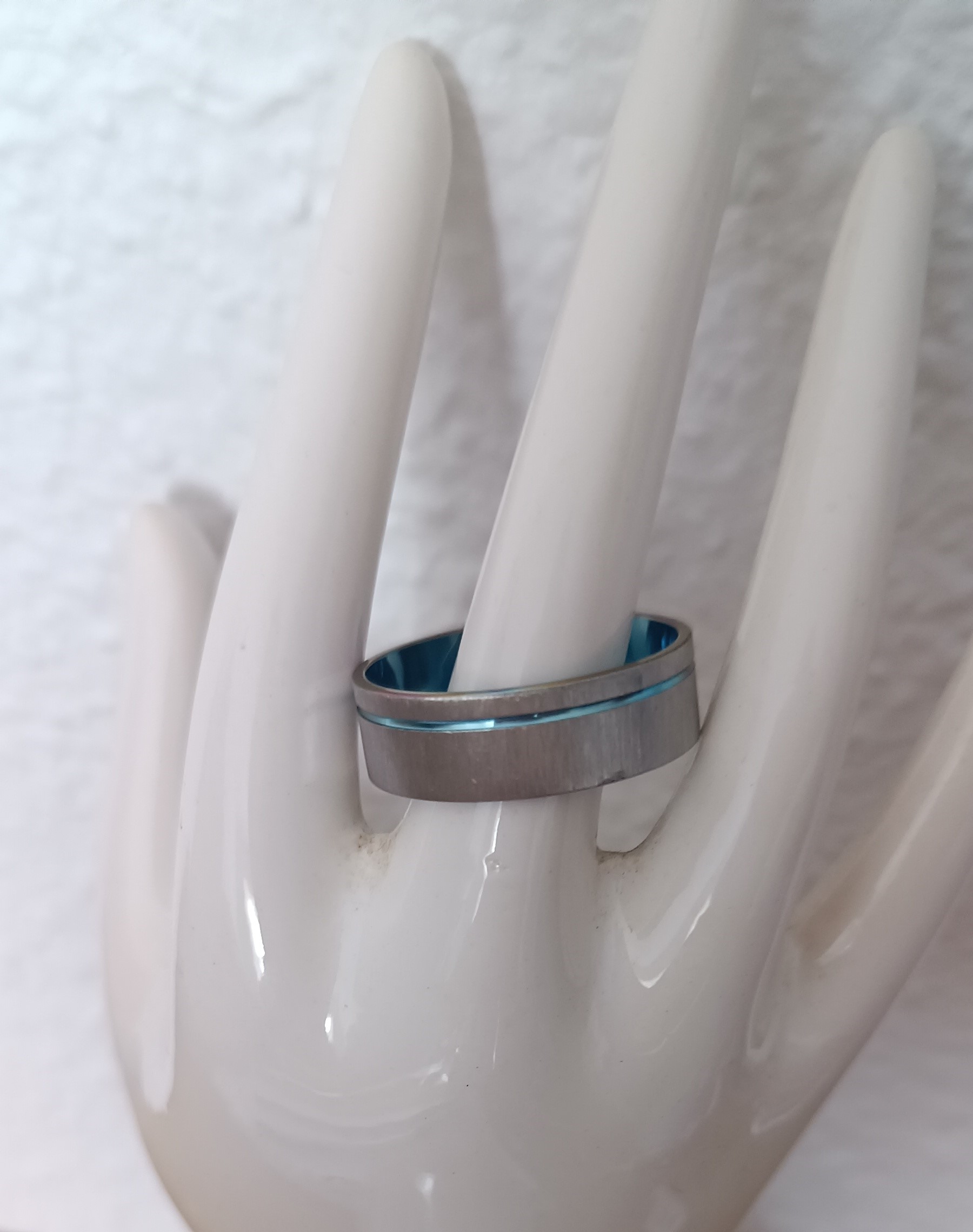 Bague argentée en acier inoxydable avec rainure