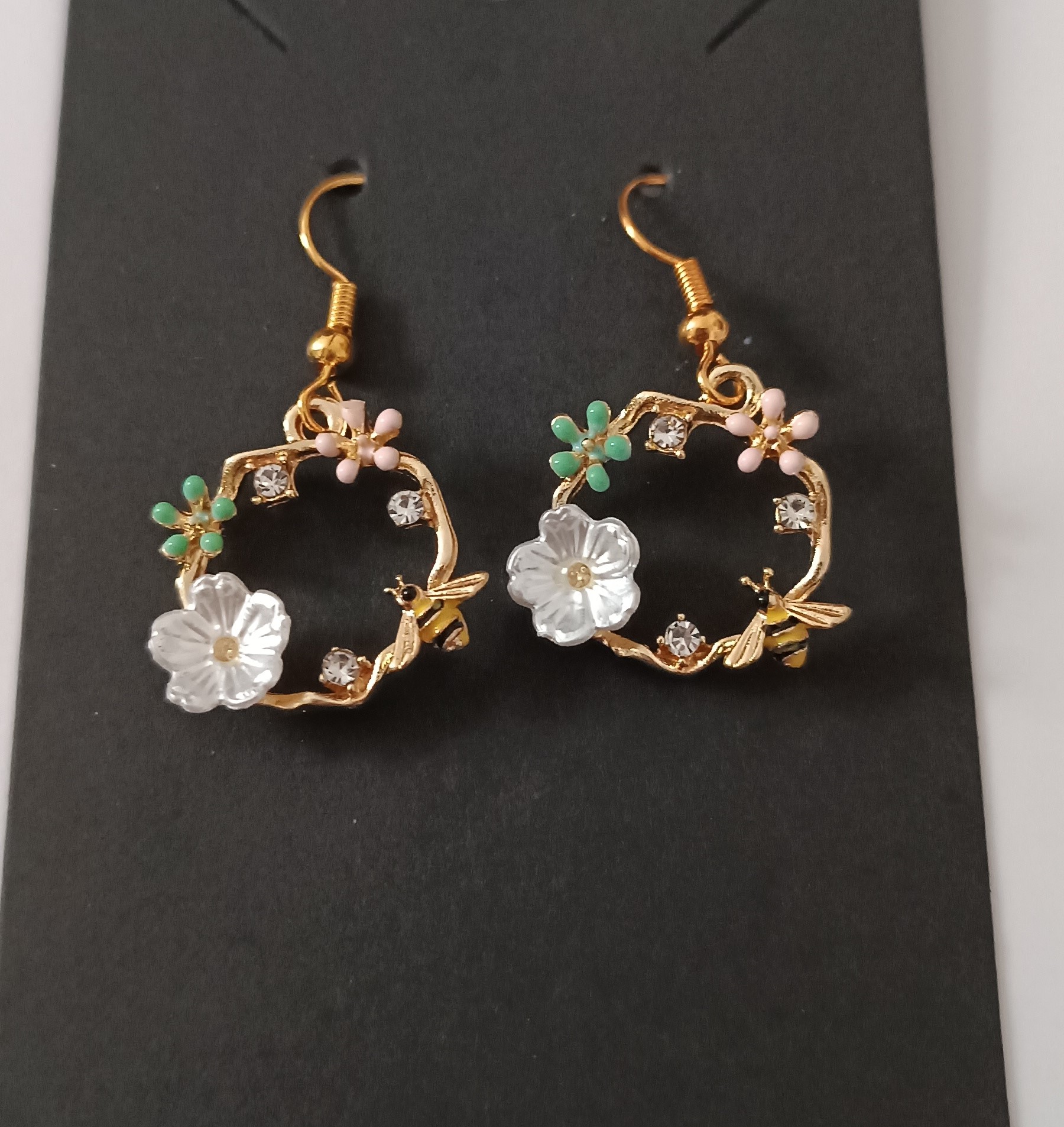 Boucles d'oreilles fleurs et abeilles dorées