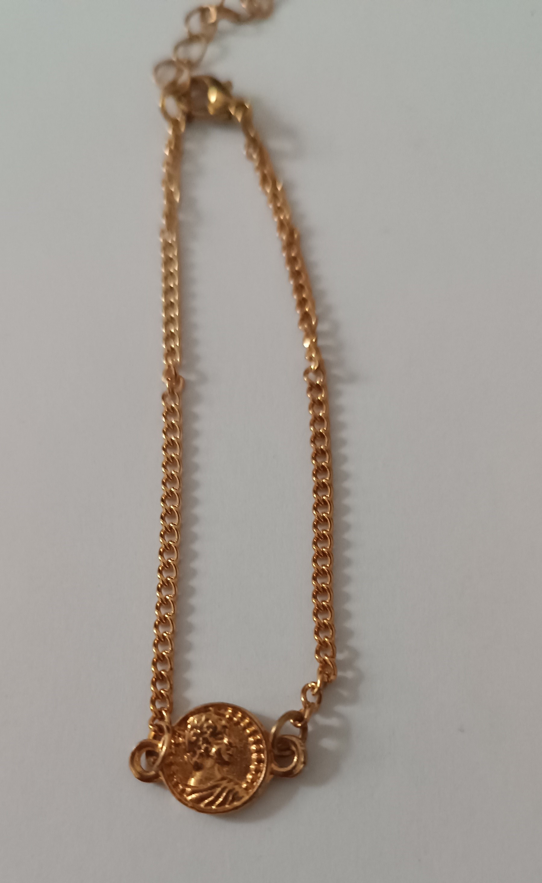Bracelet chaîne doré motif pièce antique