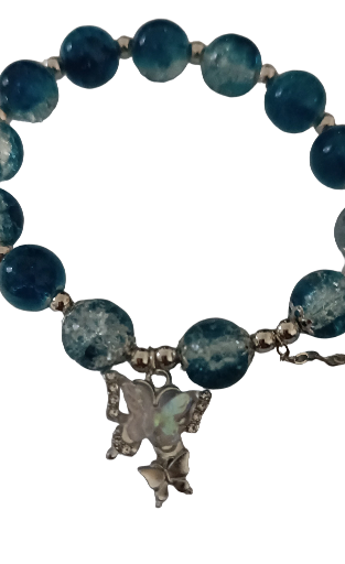Bracelet élastique en perles bleues et papillon nacré et strass