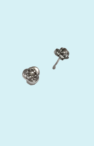 Boucles d'oreilles fleur en plastique 