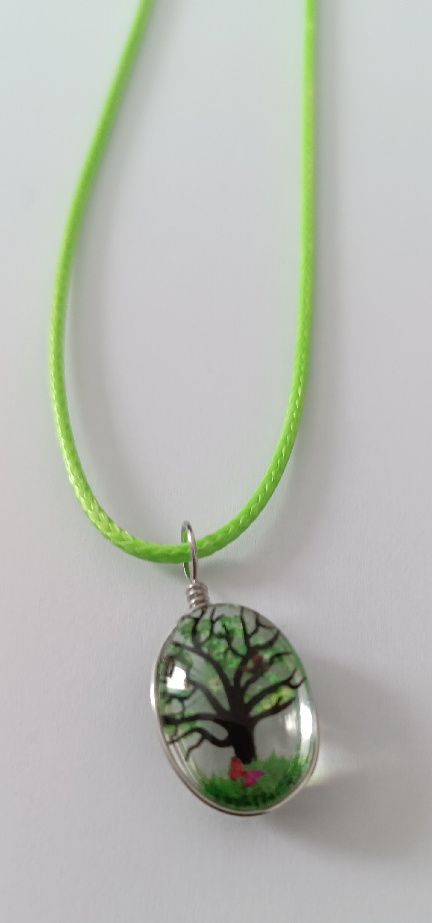 Collier arbre de vie en plastique