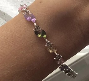 Bracelet multicolore en pierres fines