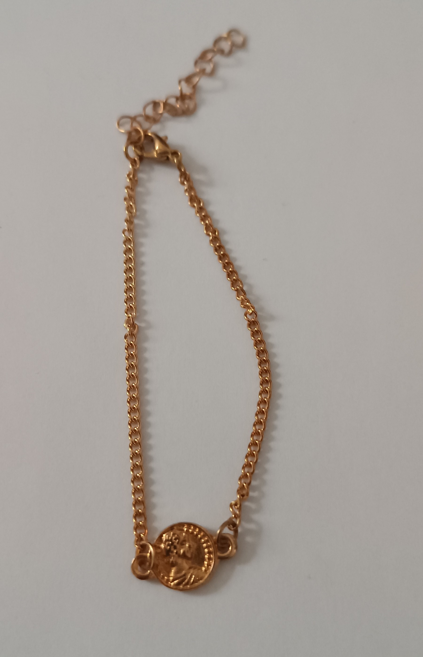 Bracelet chaîne doré motif pièce antique