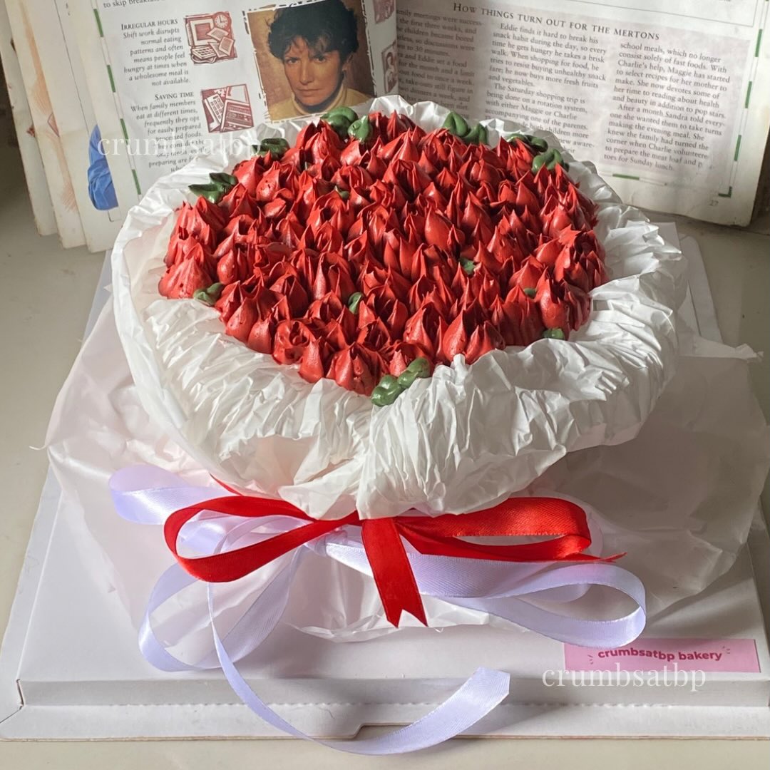Roses Bouquet Cake