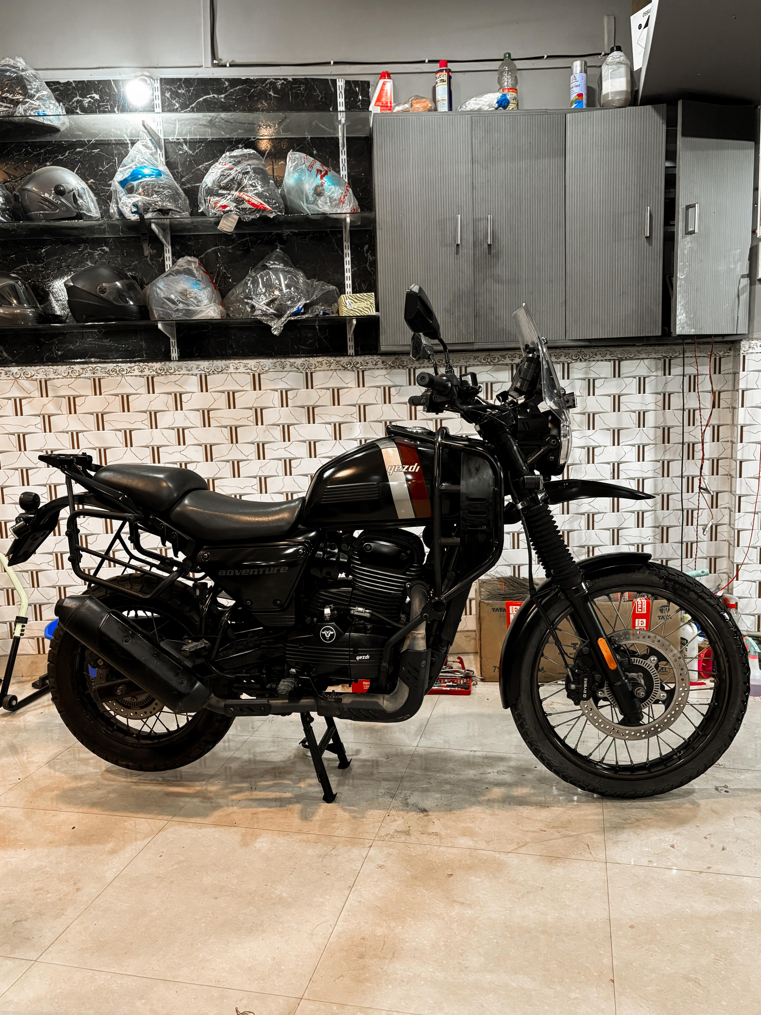 2023 Yezdi Adventure