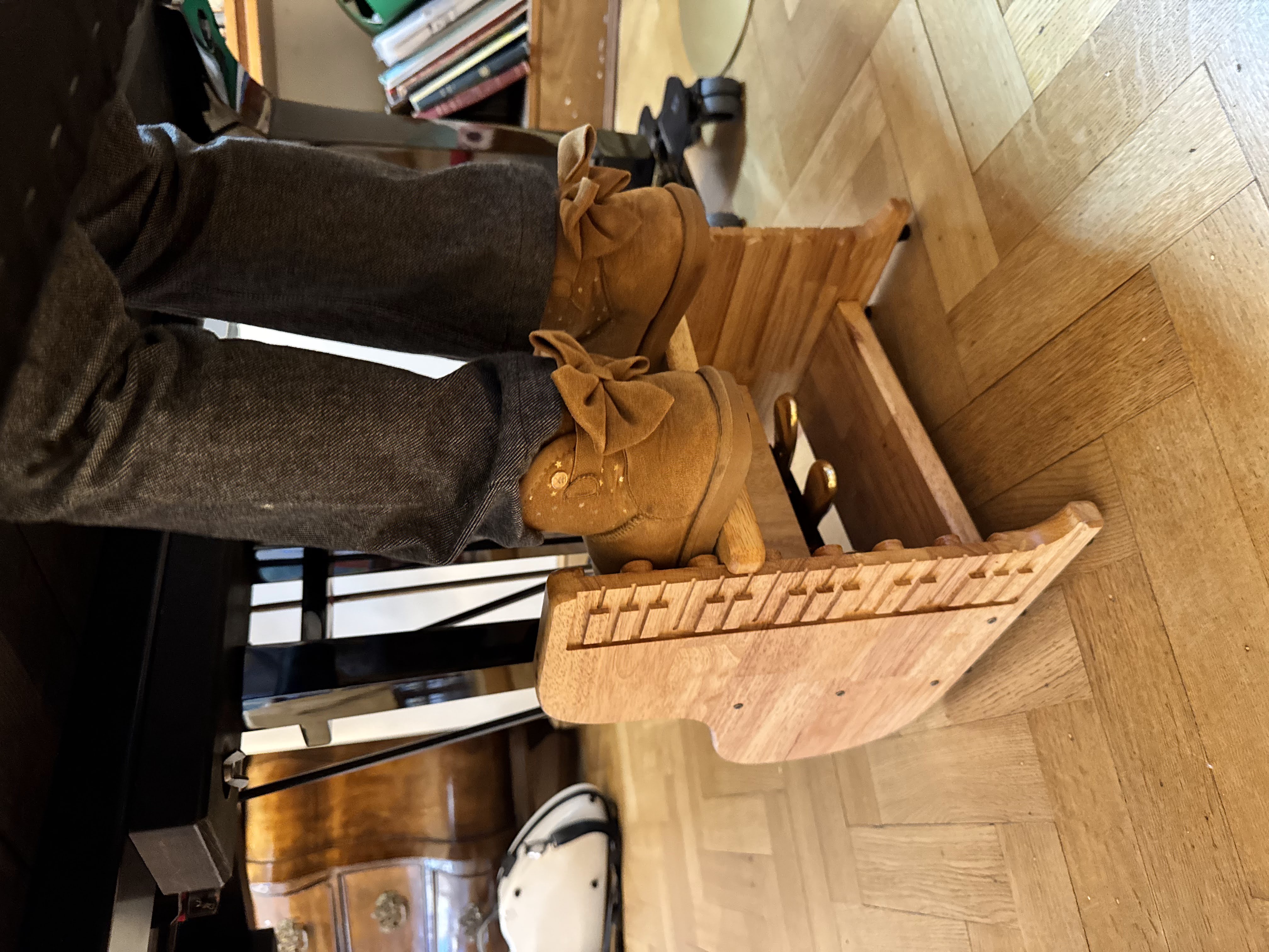 Footstool for small pianists