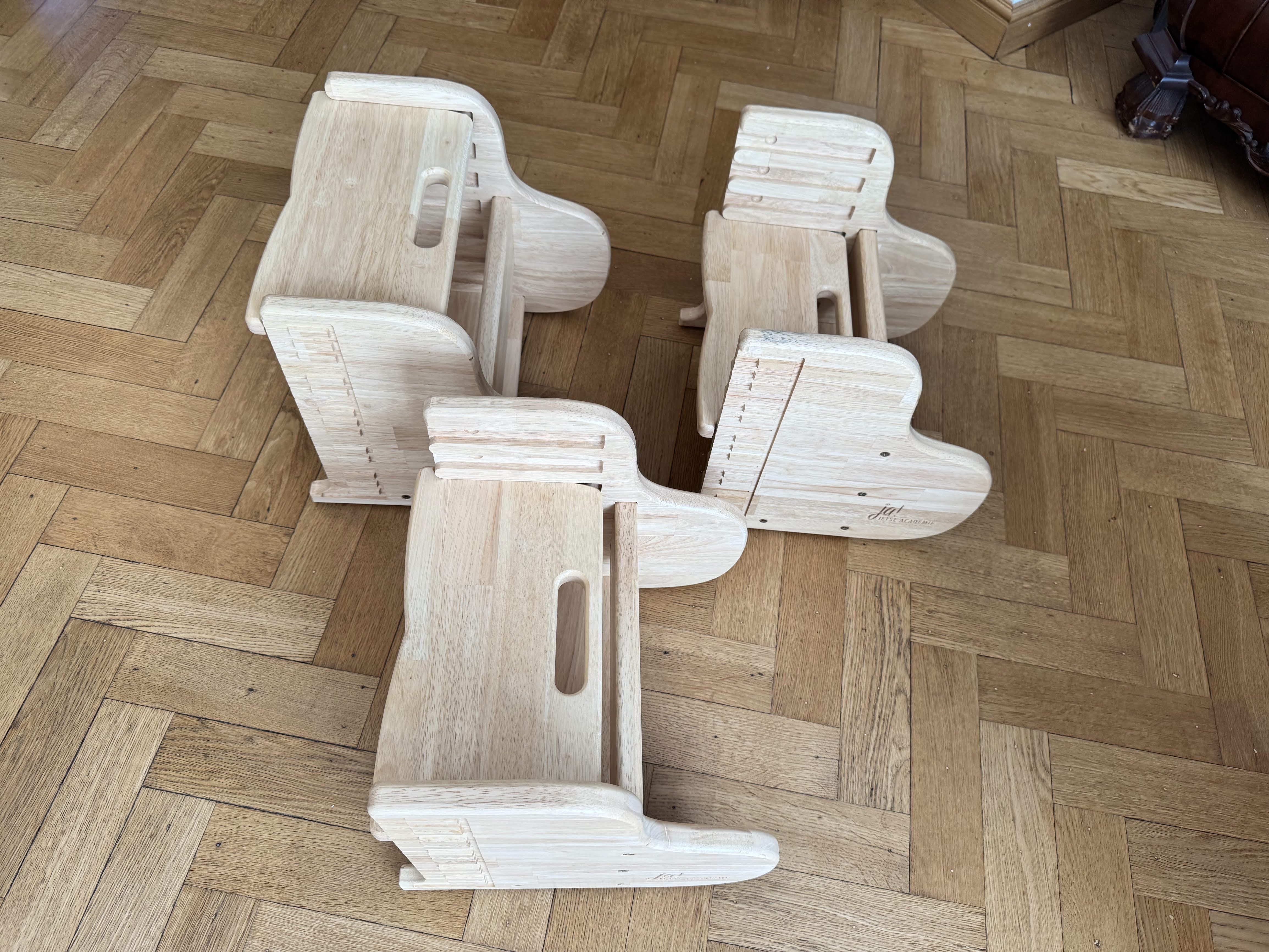 Footstool for small pianists