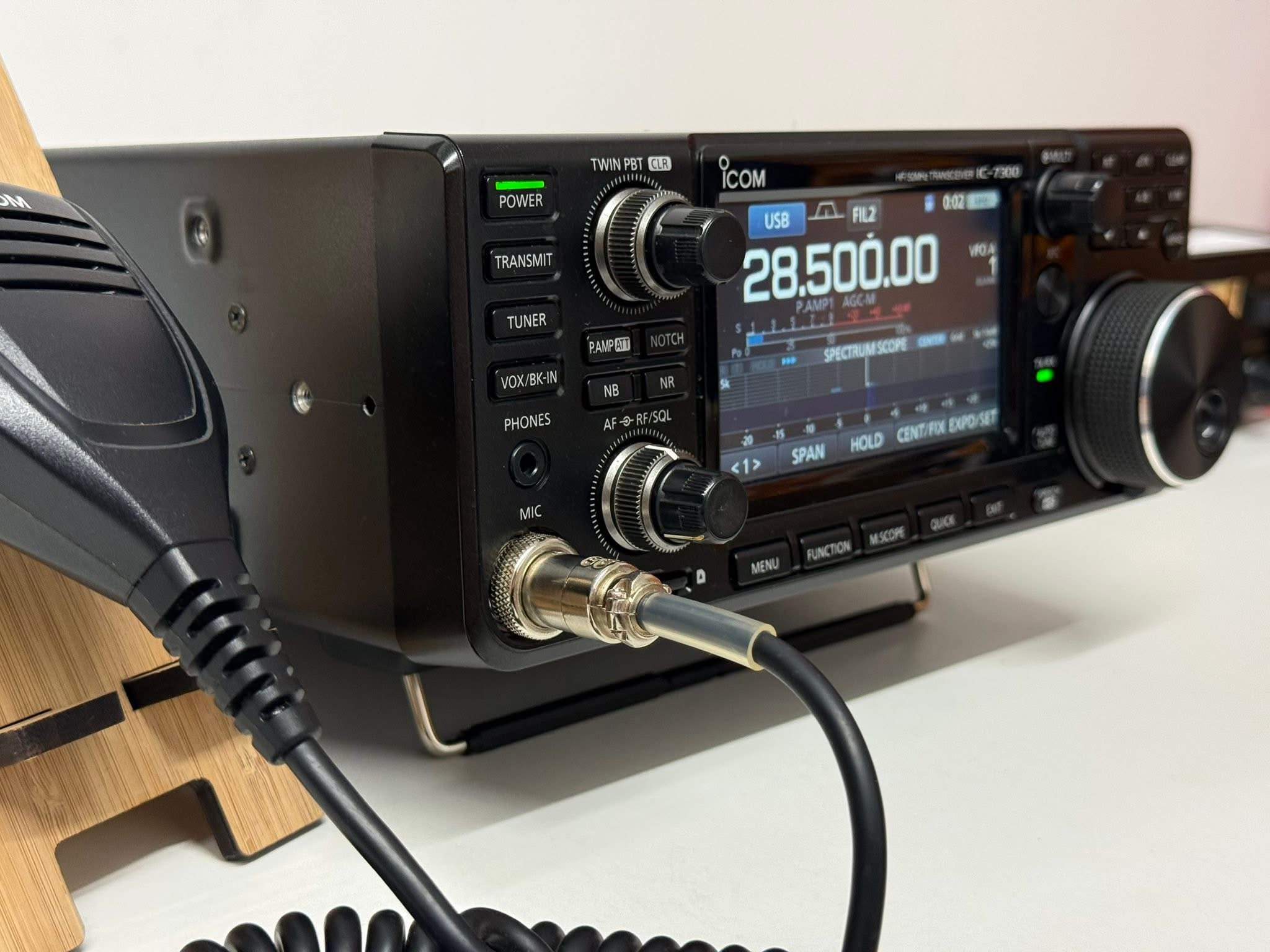 Icom IC-7300 HF/50MHz SDR Transceiver - Touch Screen | 100W Output