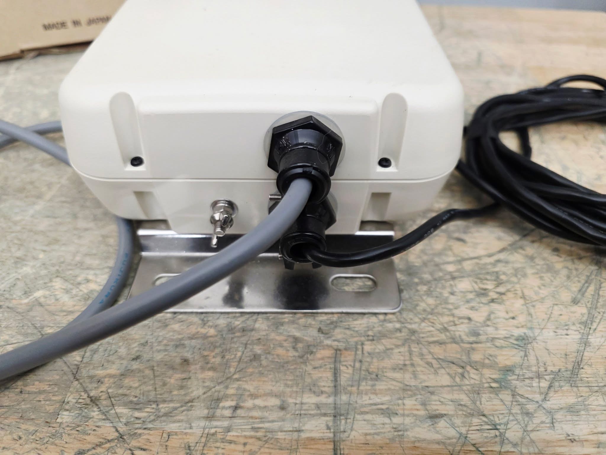 ICOM AH-4 Automatic Antenna Tuner