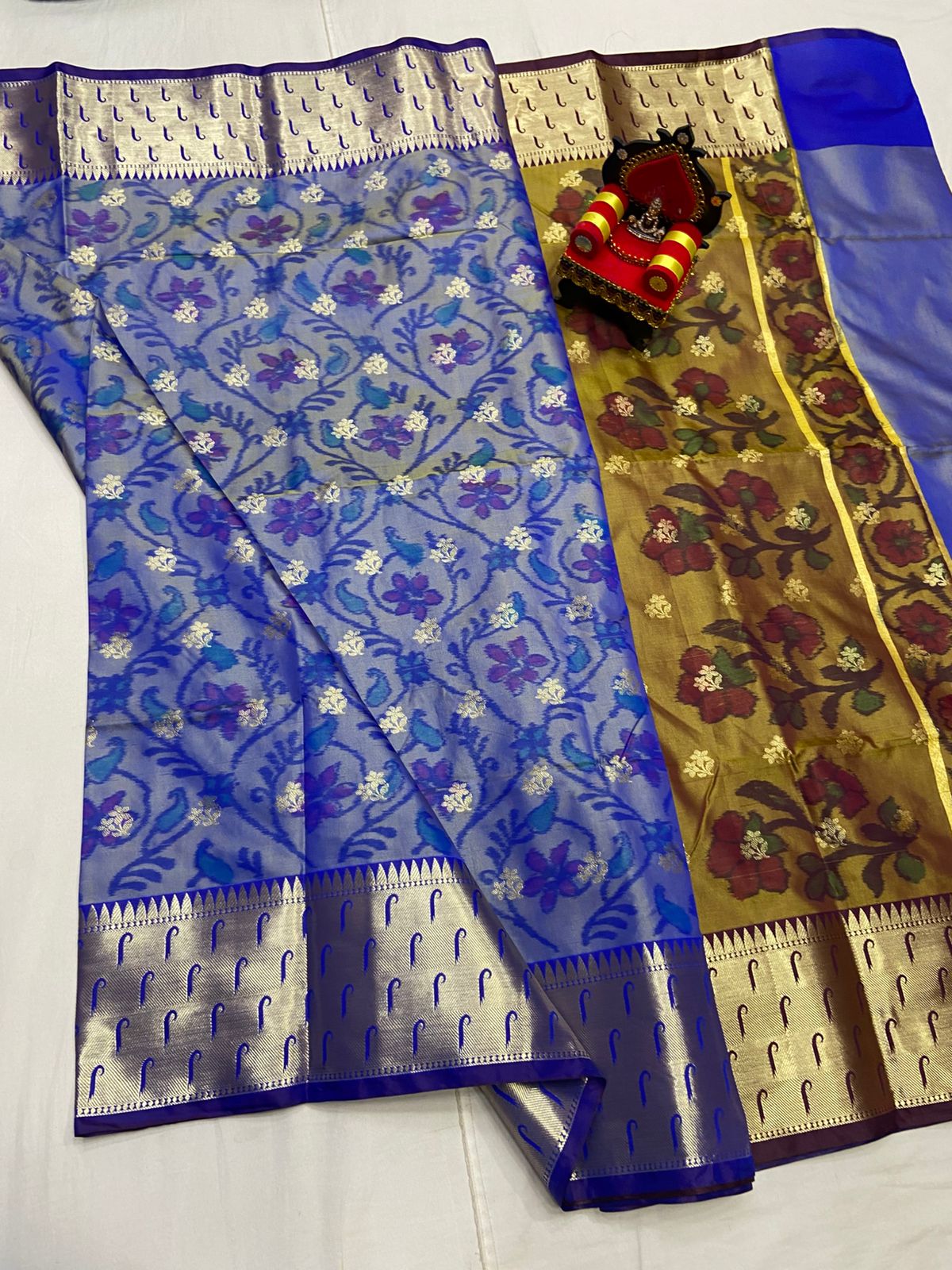 Soft Silk Pochampally Saree with Mini Pythoni Border and Contrast Pallu