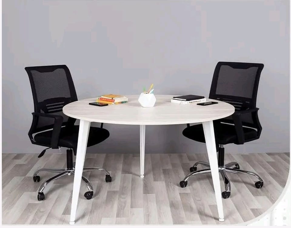 طربيزة اجتماعات دائريه 