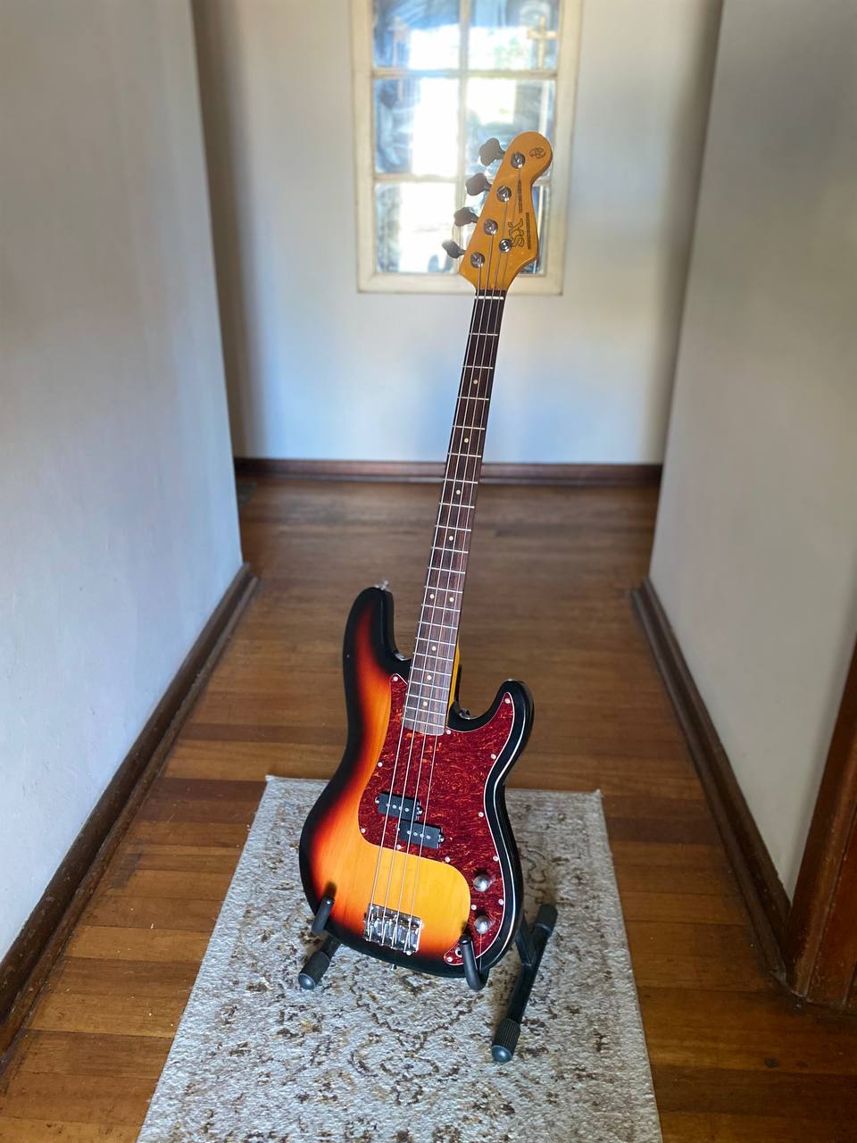 Sunburst Electric Bass Guitar