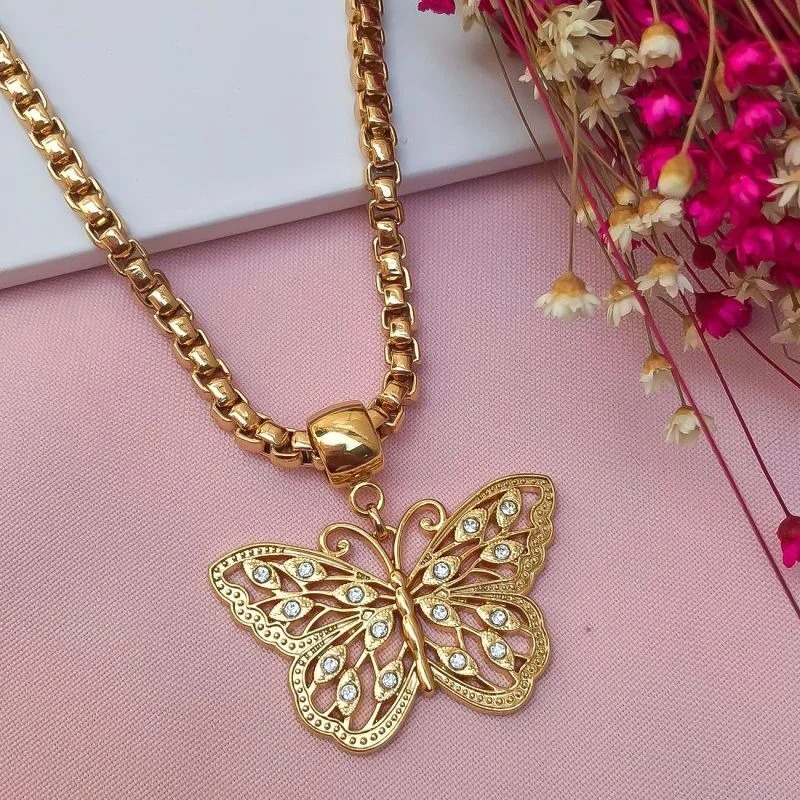 Colar Borboleta Dourada