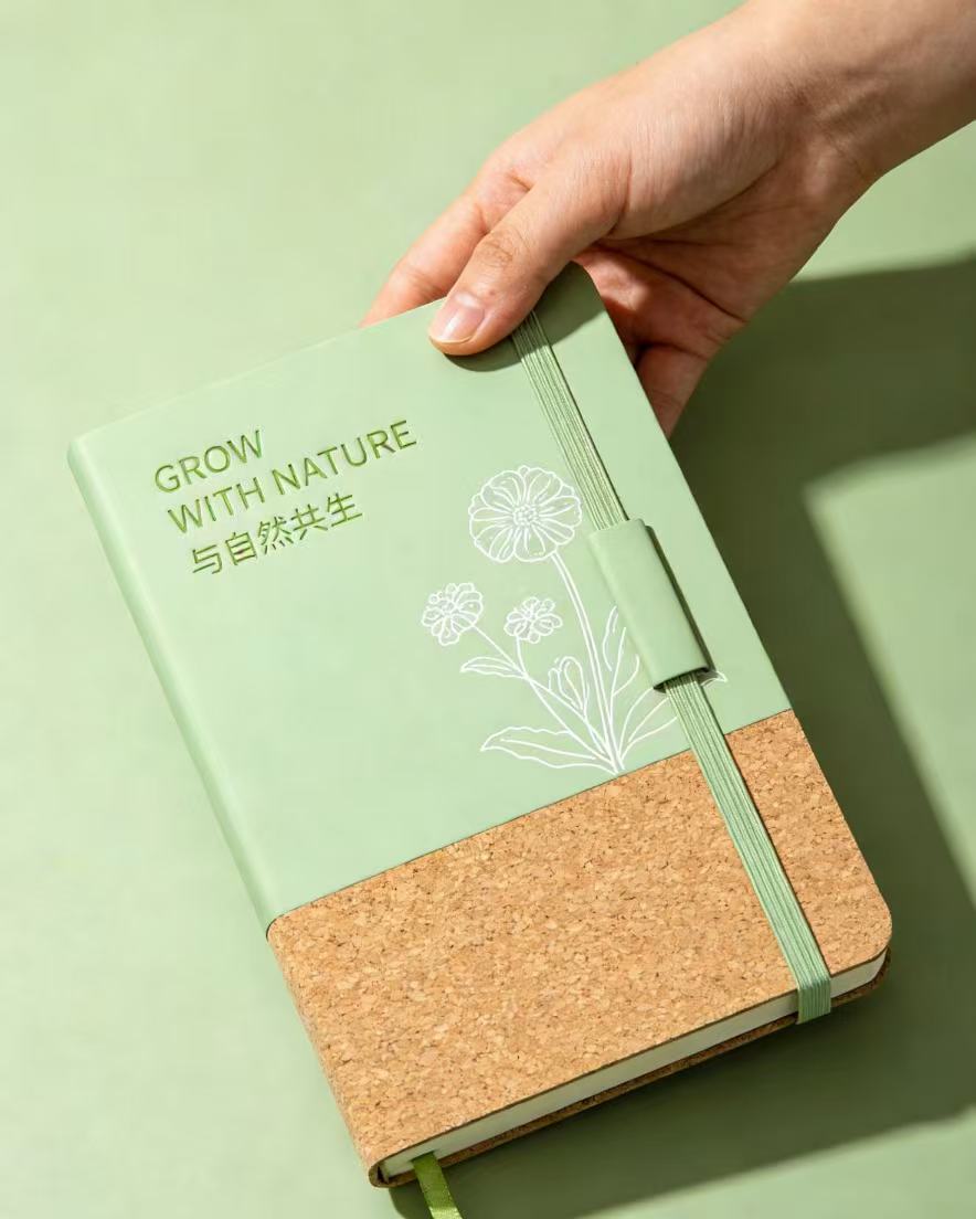 Custom Notebook with elastic band