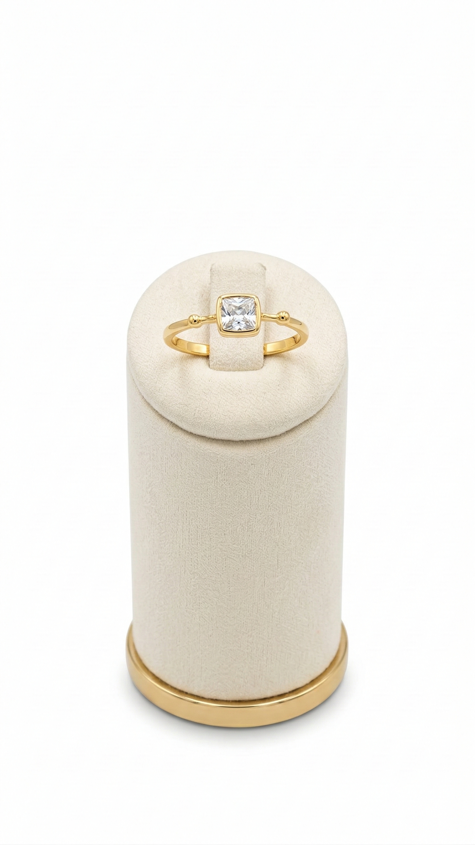 Anel com Pedra Quadrada Banhado a ouro 18k tamanho 19