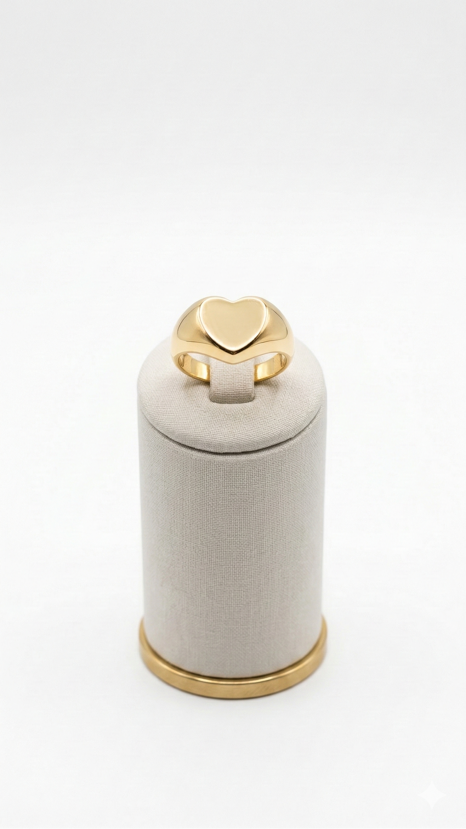 Anel Coração Banhado a Ouro 18k  Tamanho 10 