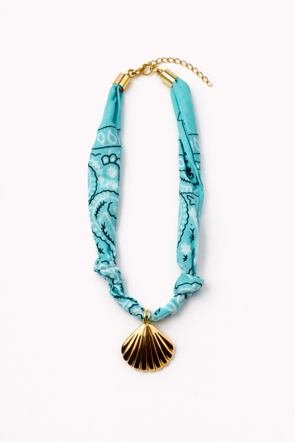 Colar Bandana Azul com Pingente de Concha