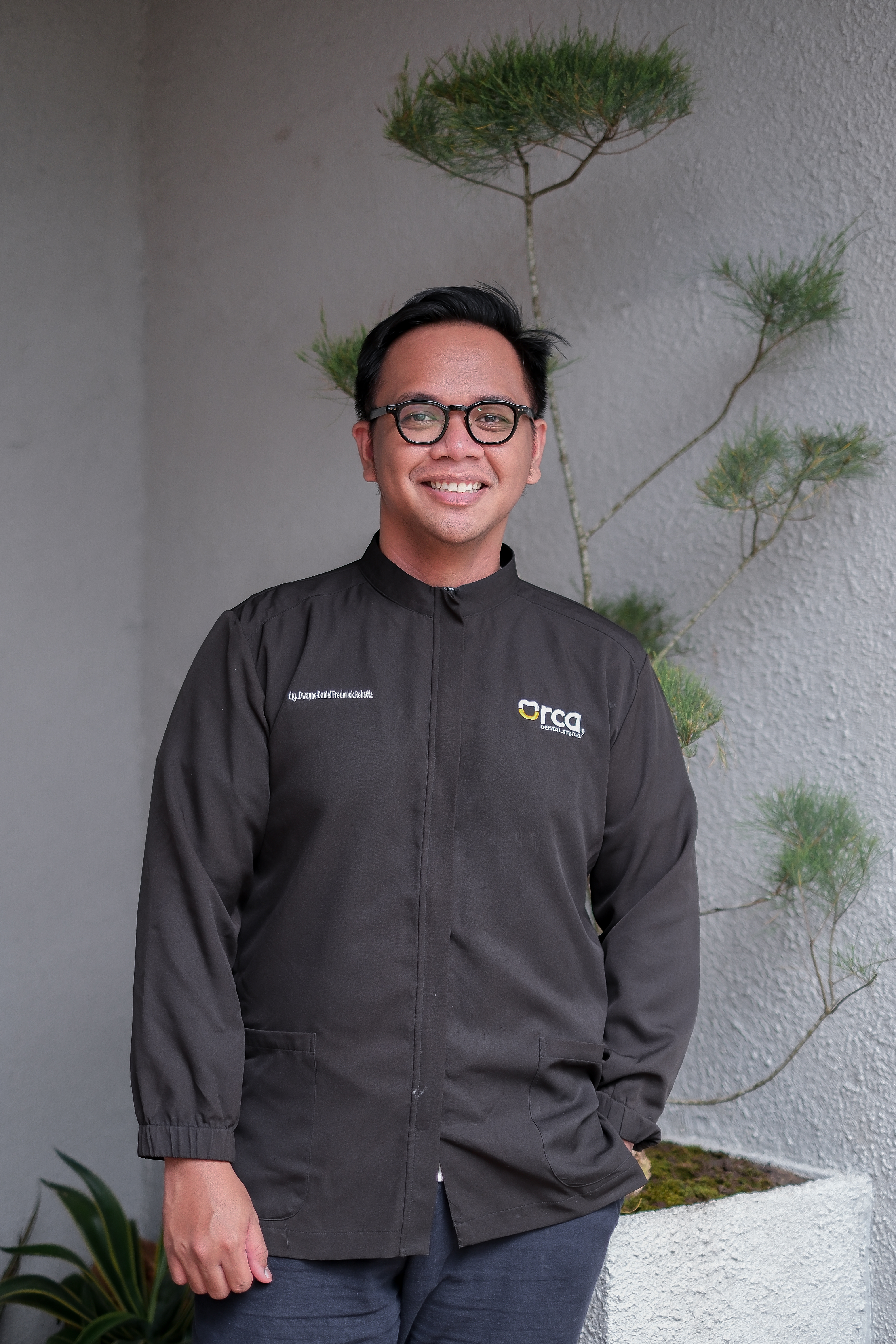 drg. Dwayne Daniel Fredrick Rehatta, Sp. Ort