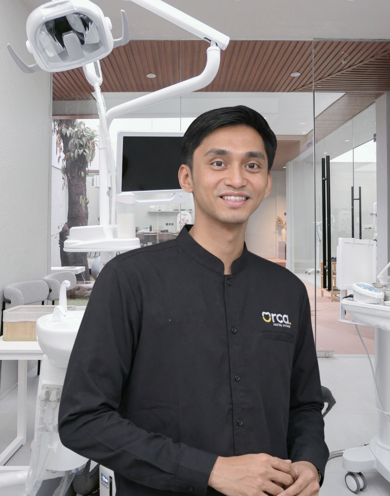drg. Azrul Hidayat, Sp. Ort
