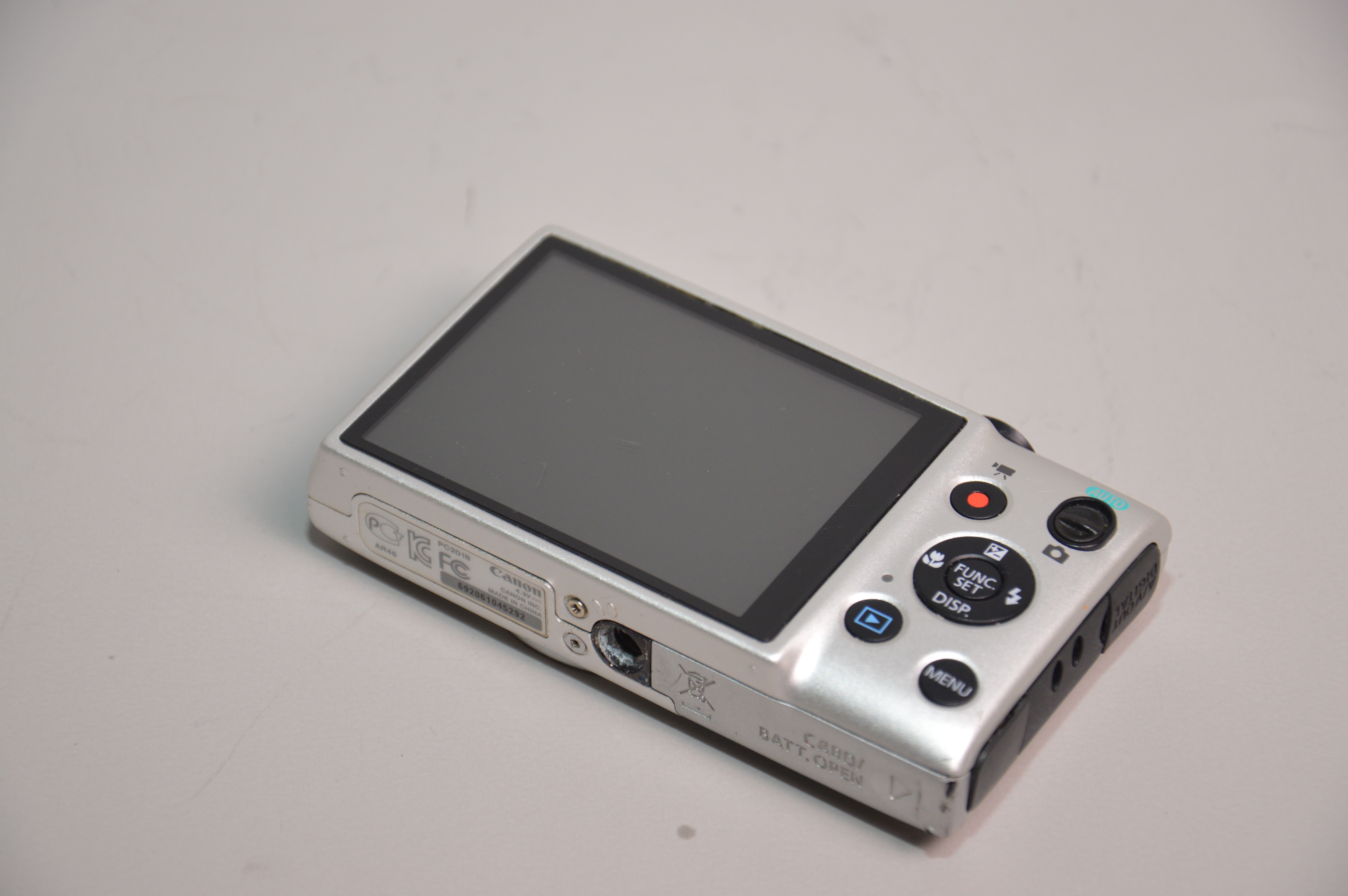 Canon PowerShot Elph 115 IS 16MP Digital Camera