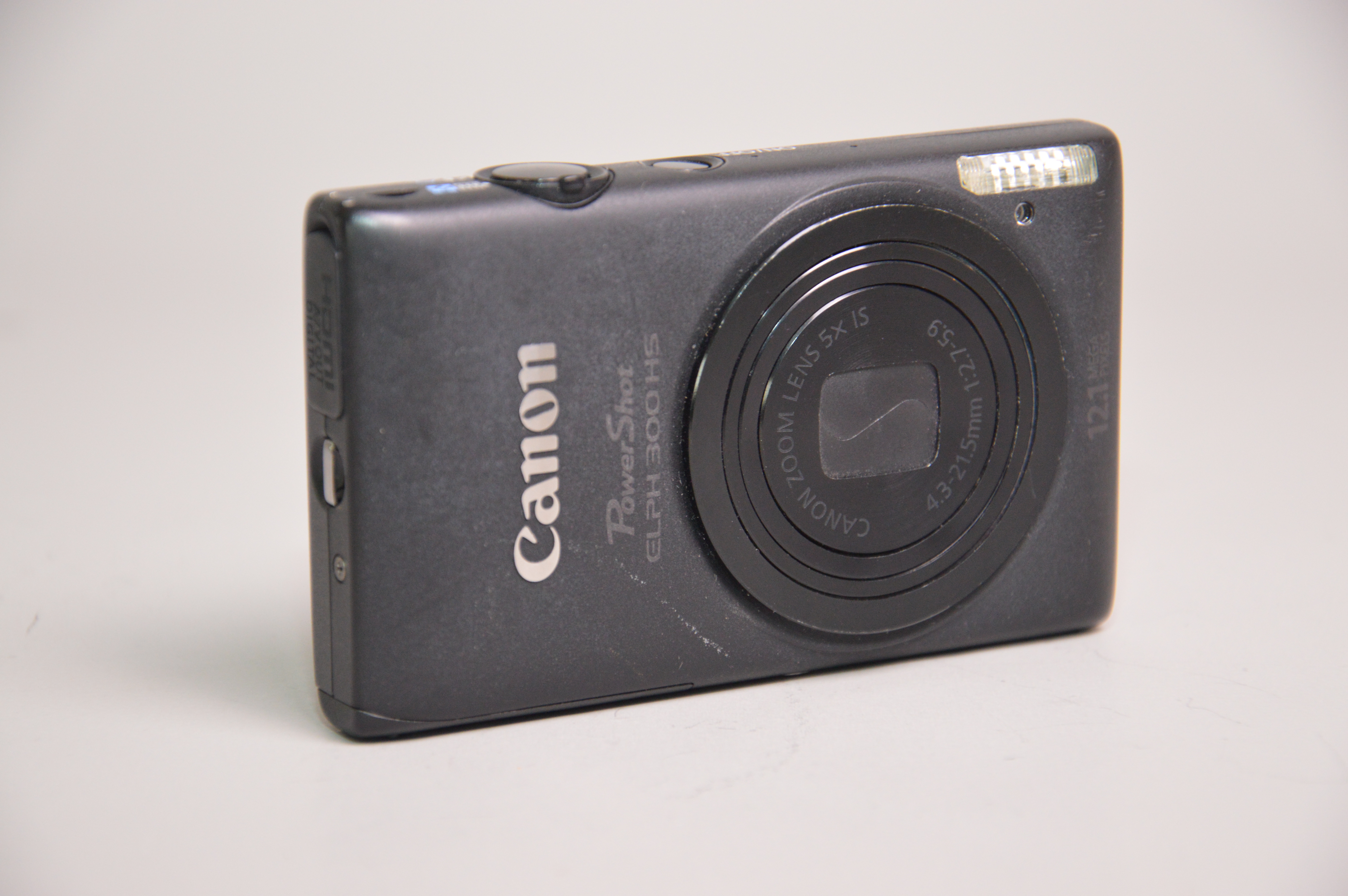 Canon Elph 300 HS 12.1 Digital Camera
