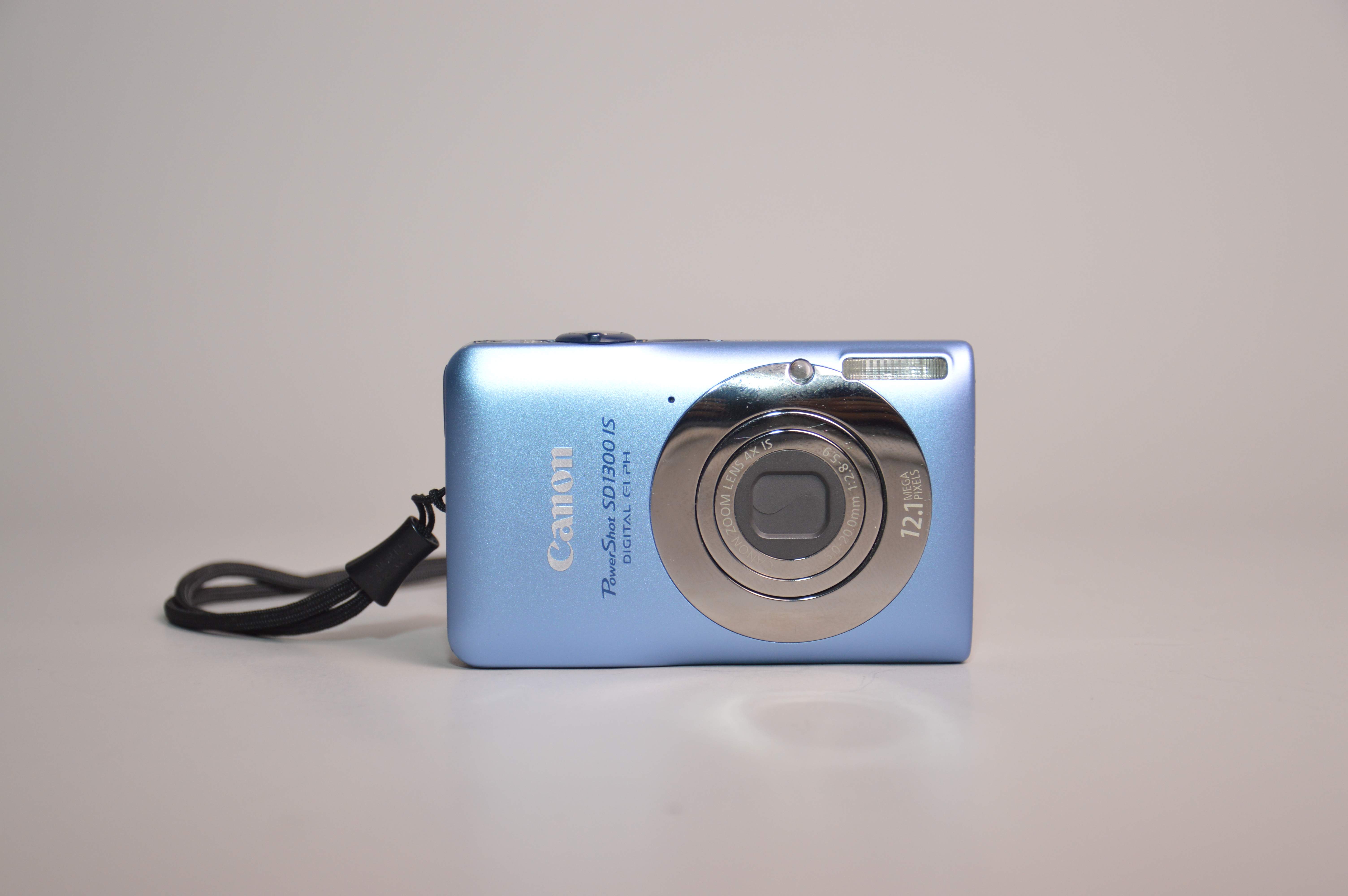 Canon SD1300 IS 12.1 MP Digital Camera