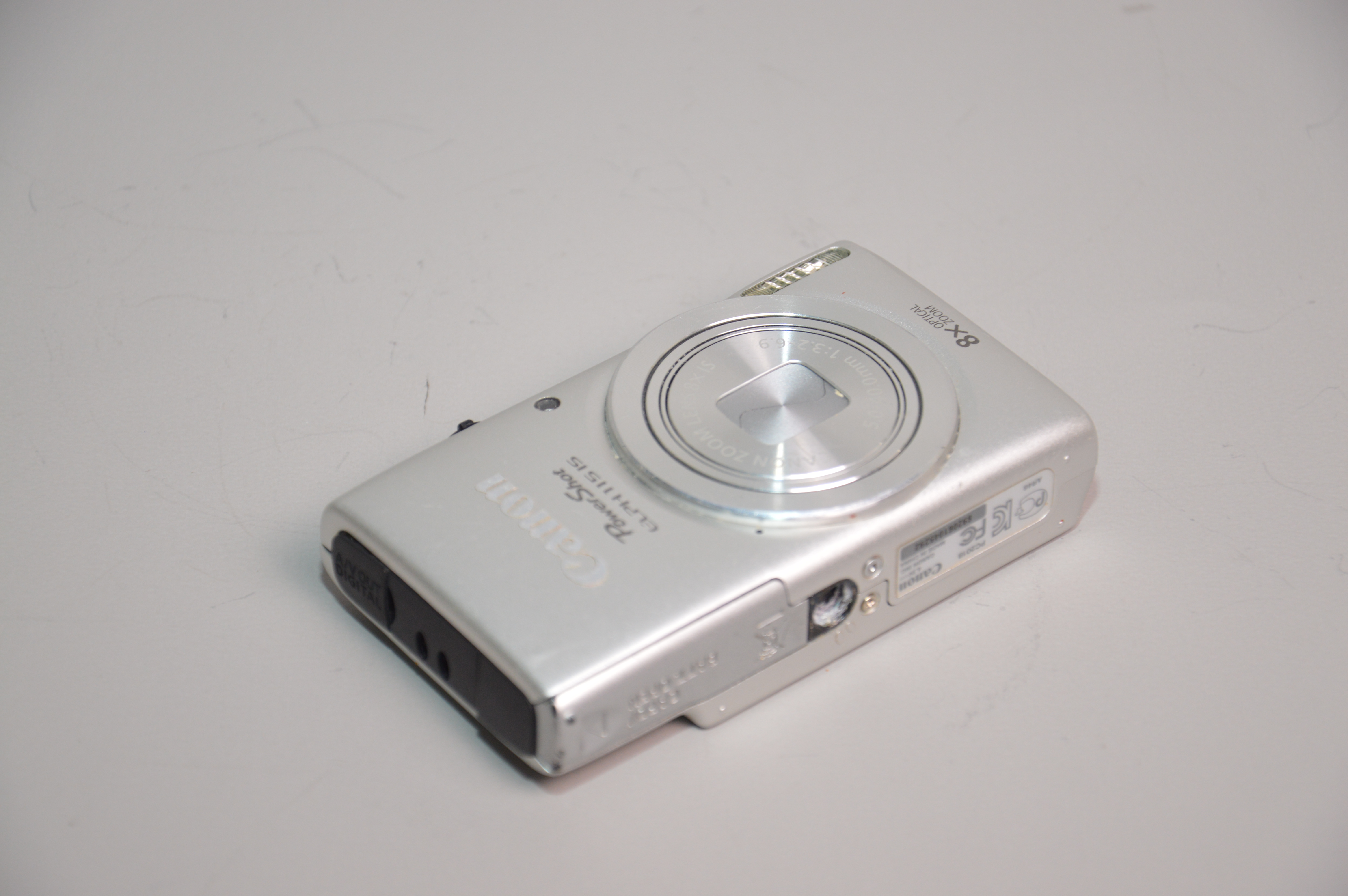 Canon PowerShot Elph 115 IS 16MP Digital Camera