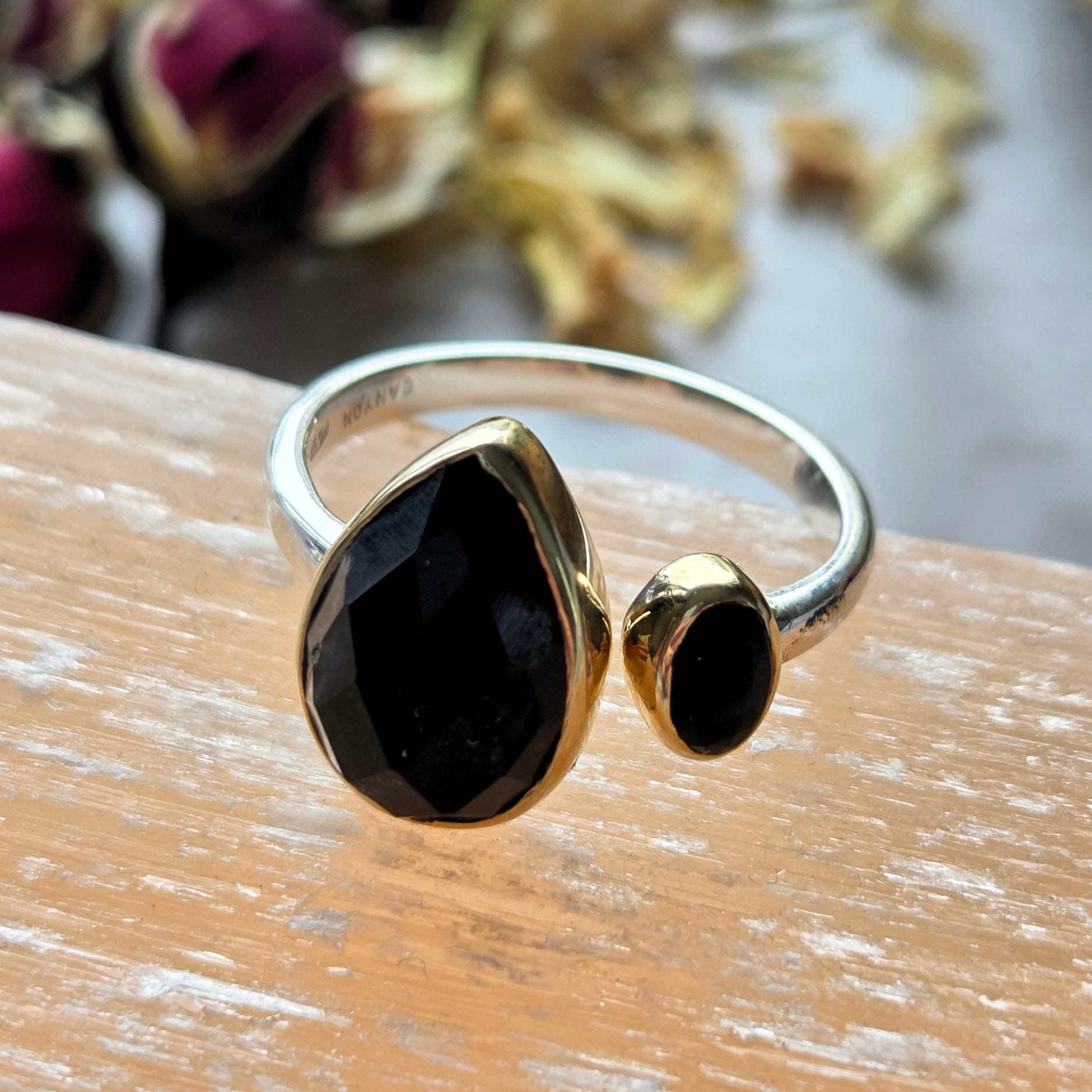 925 Onikso žiedas "Eclipse"