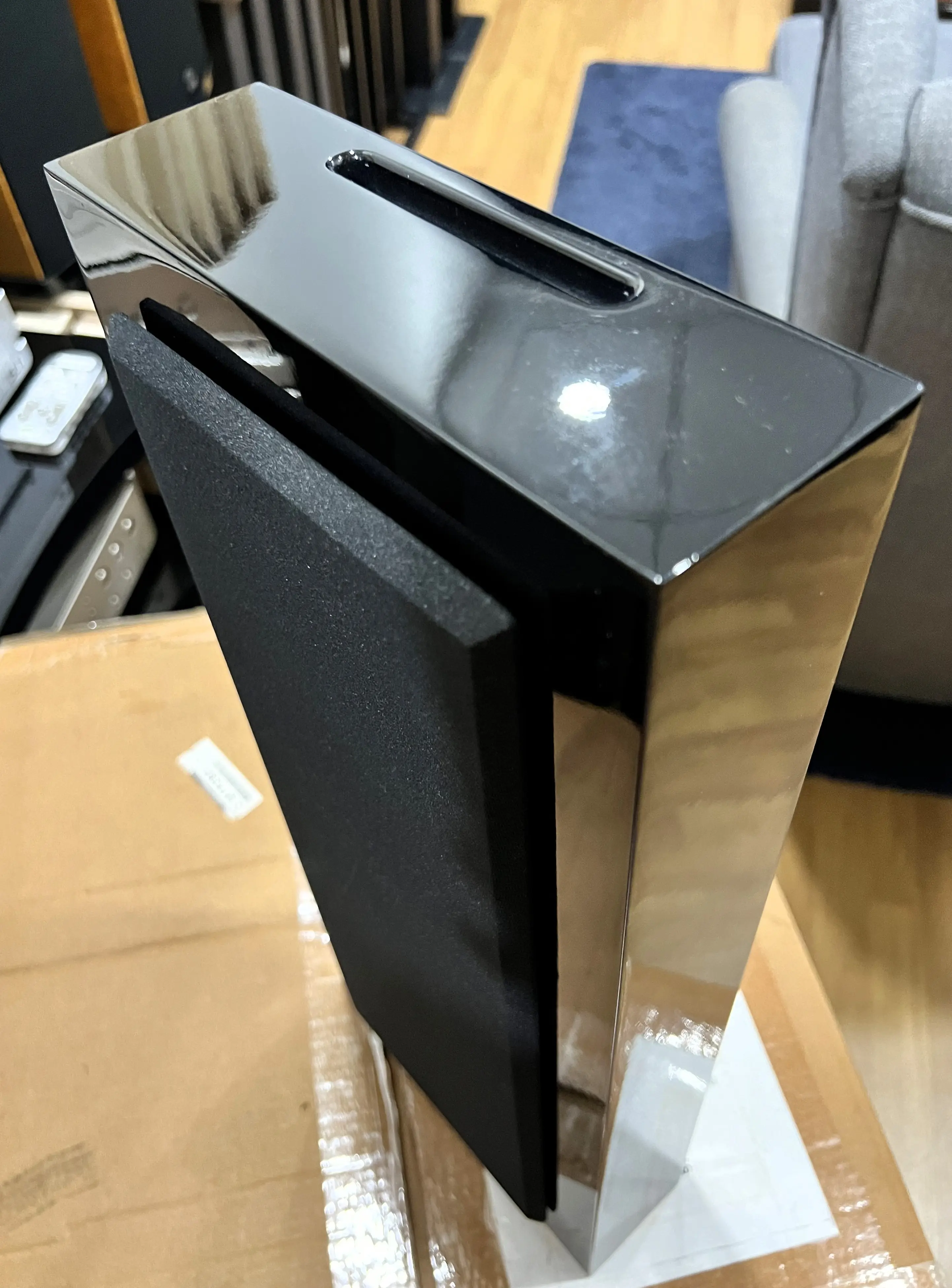 DLS Flatbox Large Speaker in Black Piano Finish