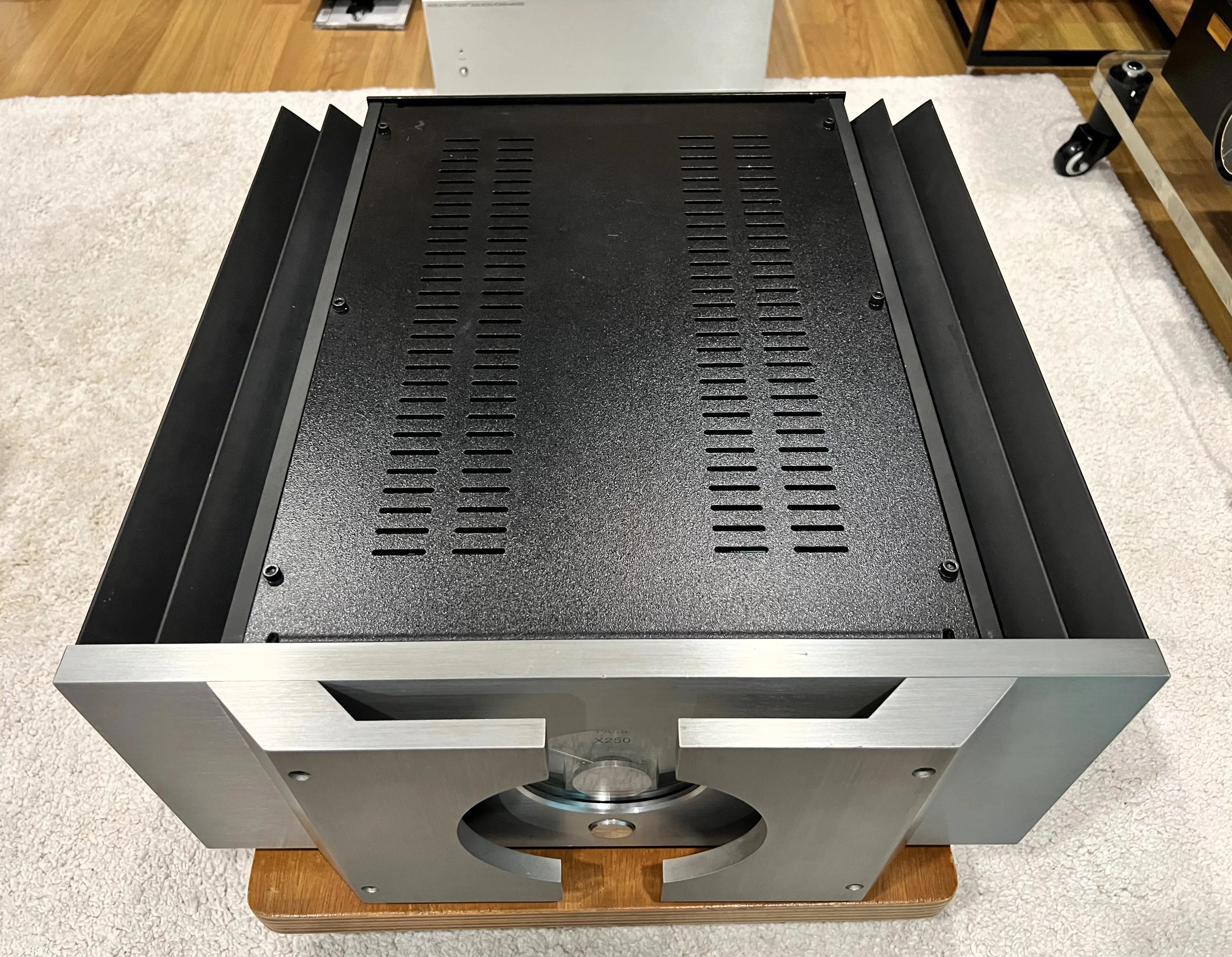 Pass Labs X250 Two Channel Power Amplifier