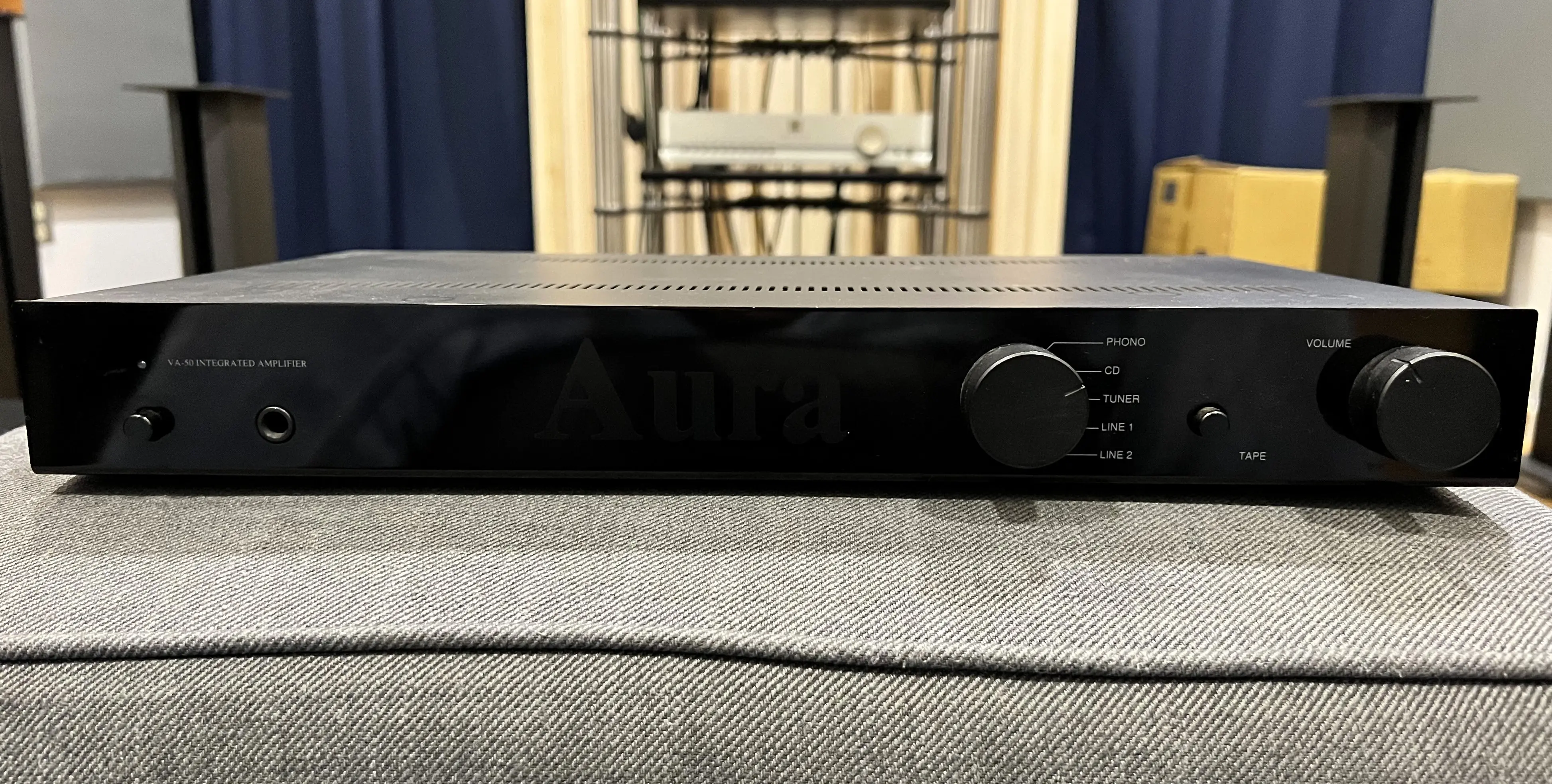 Aura (by B&W) VA50 Integrated Amplifier