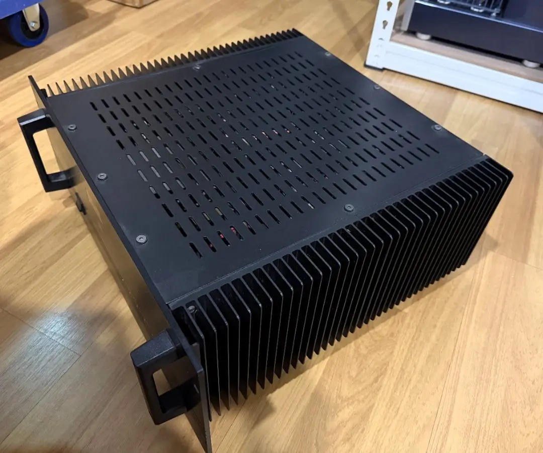Parasound HCA-1206 6-Channel Power Amp (THX Certified / Design by John Curl)