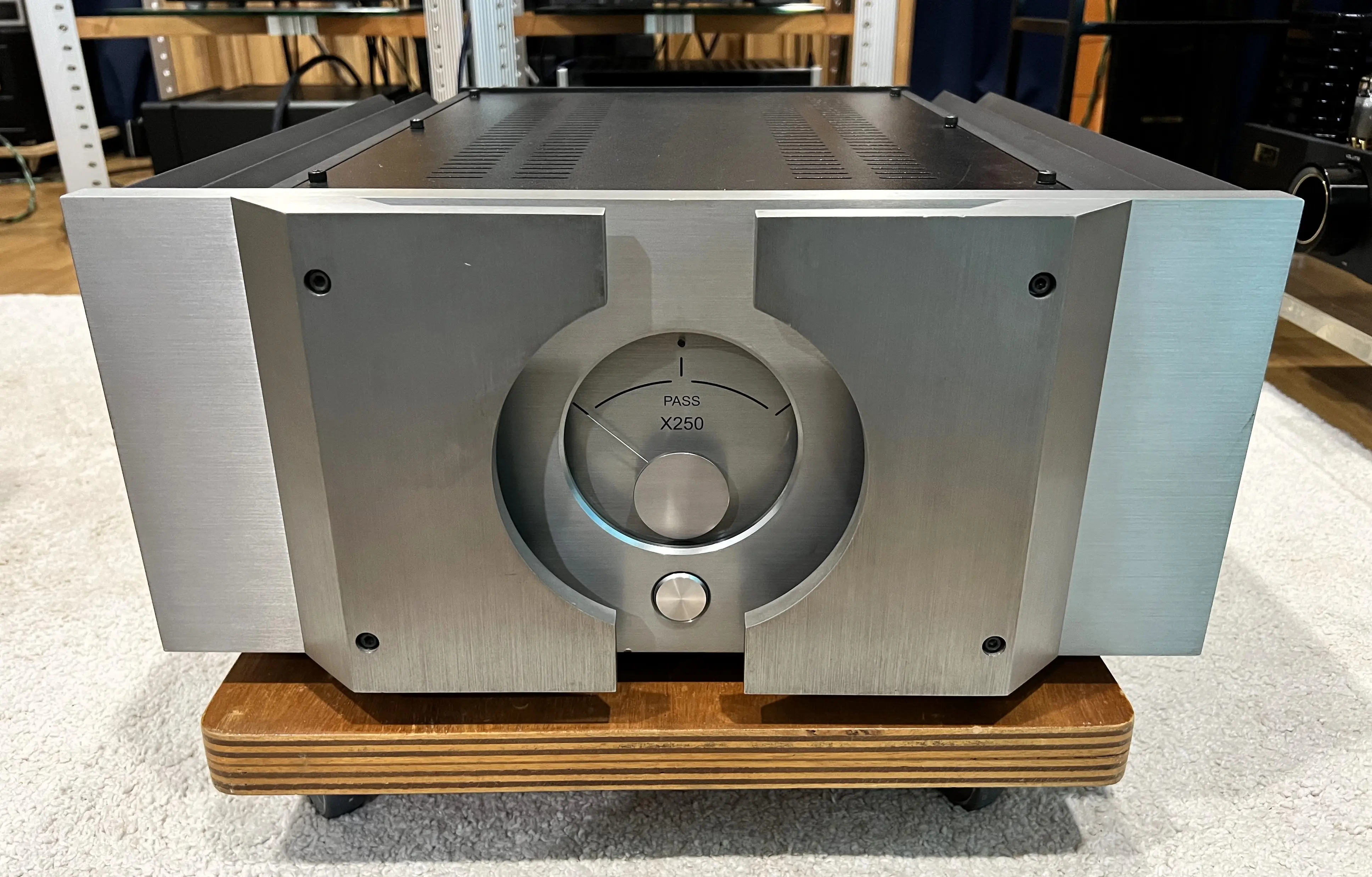 Pass Labs X250 Two Channel Power Amplifier