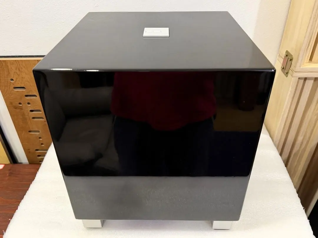 (SOLD) REL Acoustics T5 Active Subwoofer – Piano Gloss Black