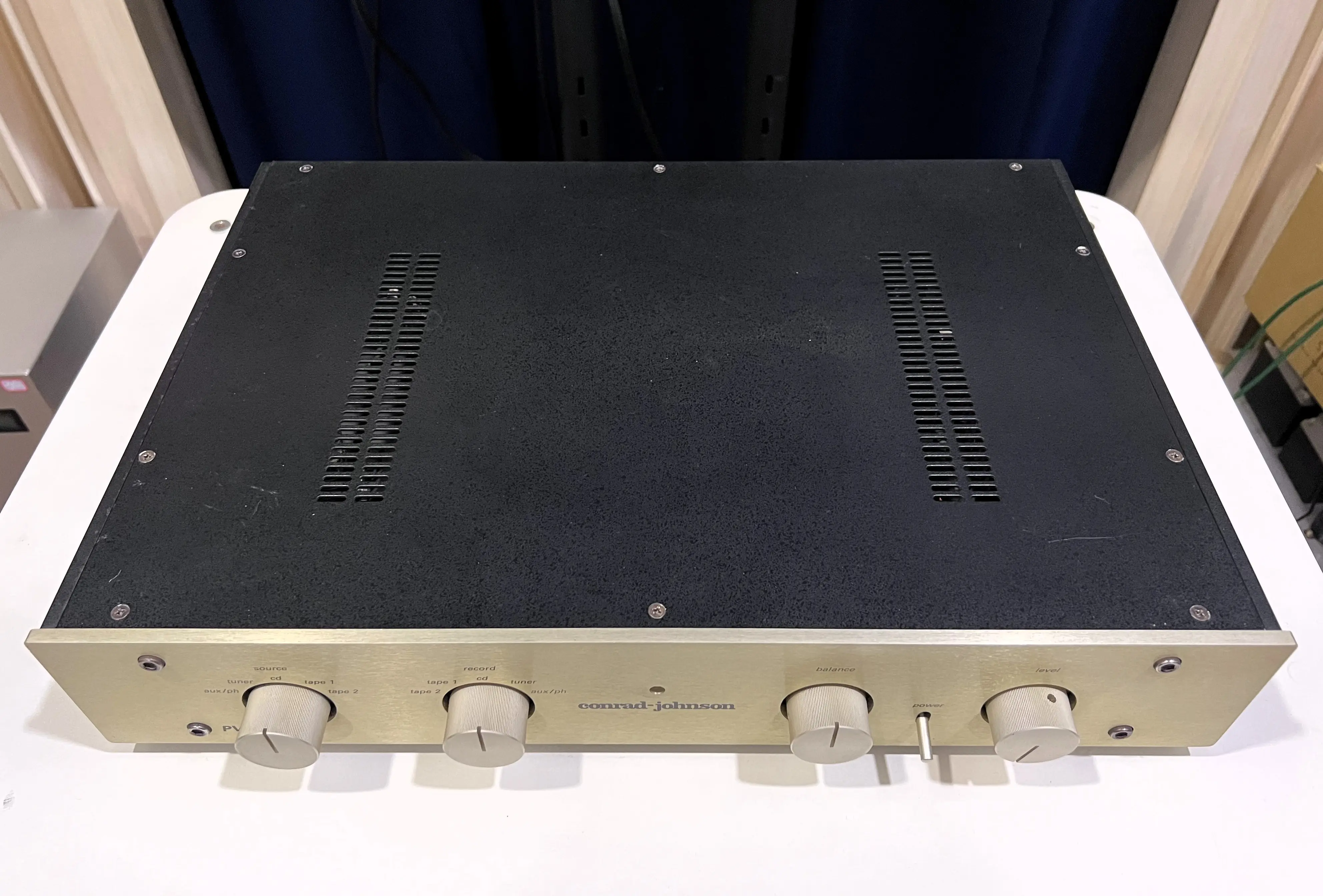 (SOLD) Conrad-Johnson PV12 Tube Preamplifier (with Phono Stage)
